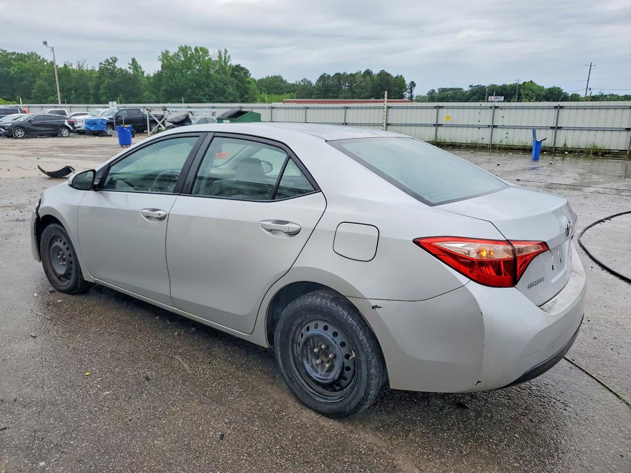 2017 Toyota Corolla Le Silver vin: 2T1BURHE5HC792567