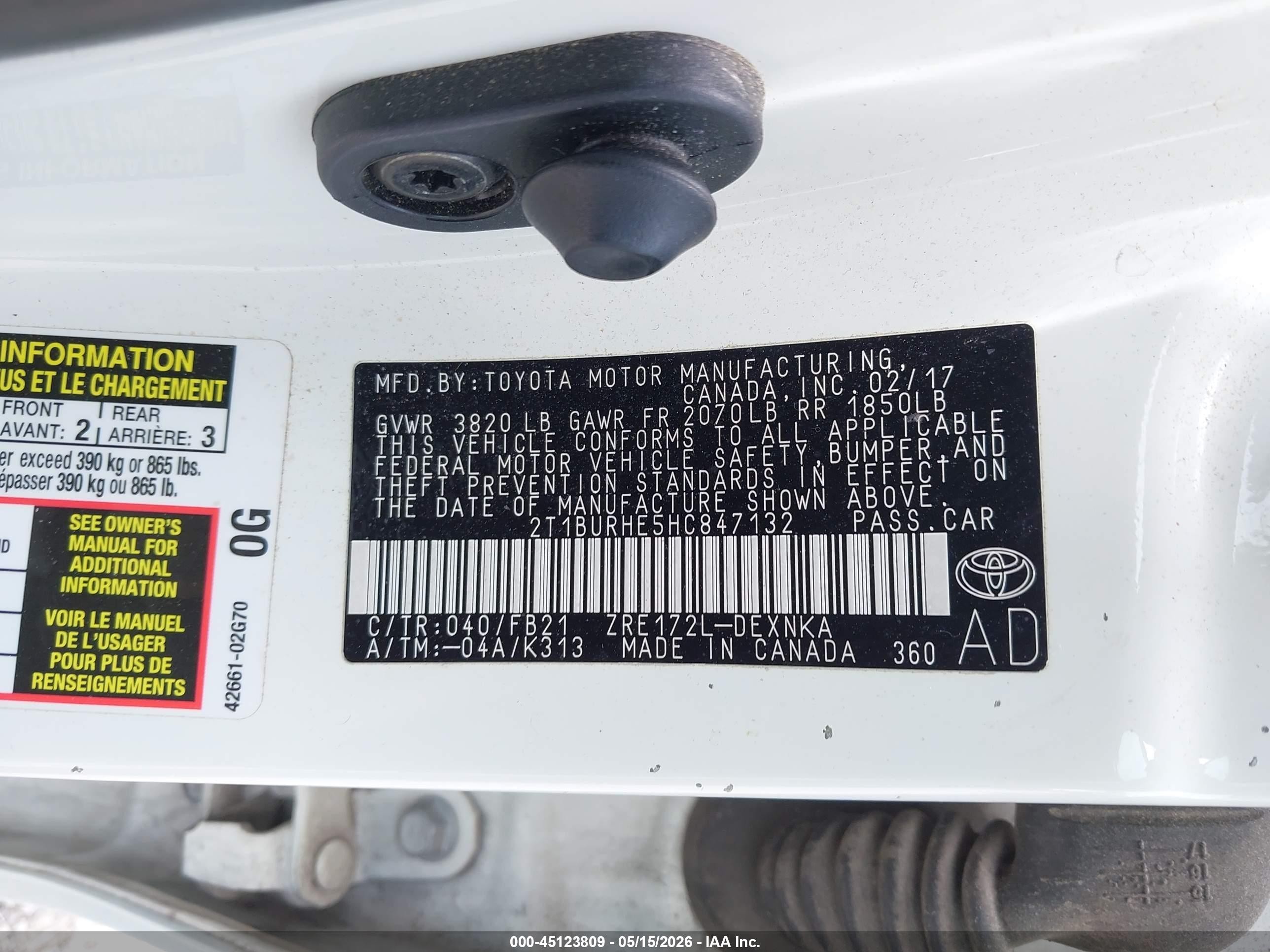 2017 Toyota Corolla Le White vin: 2T1BURHE5HC847132