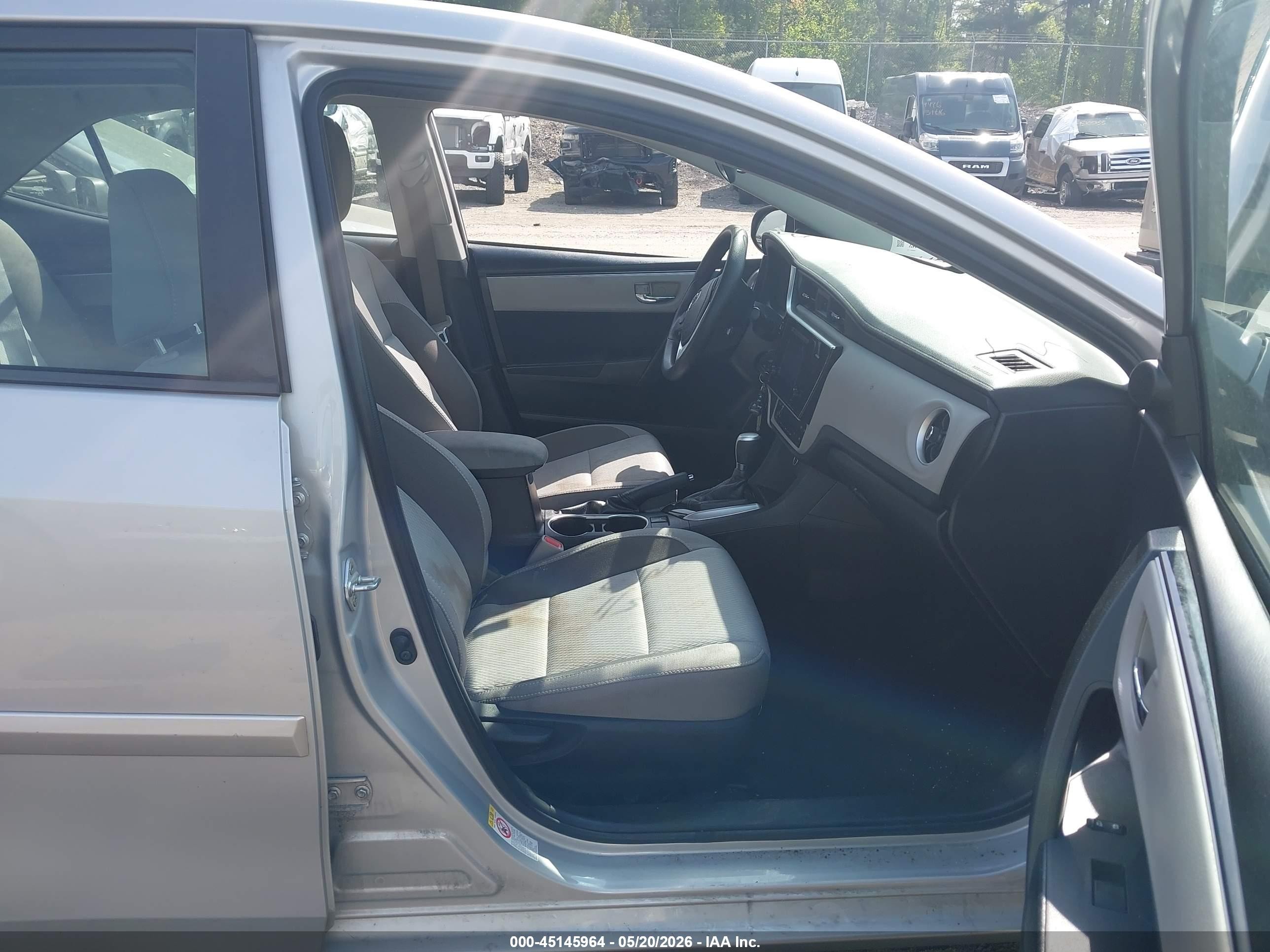 2017 Toyota Corolla Le Silver vin: 2T1BURHE5HC959350
