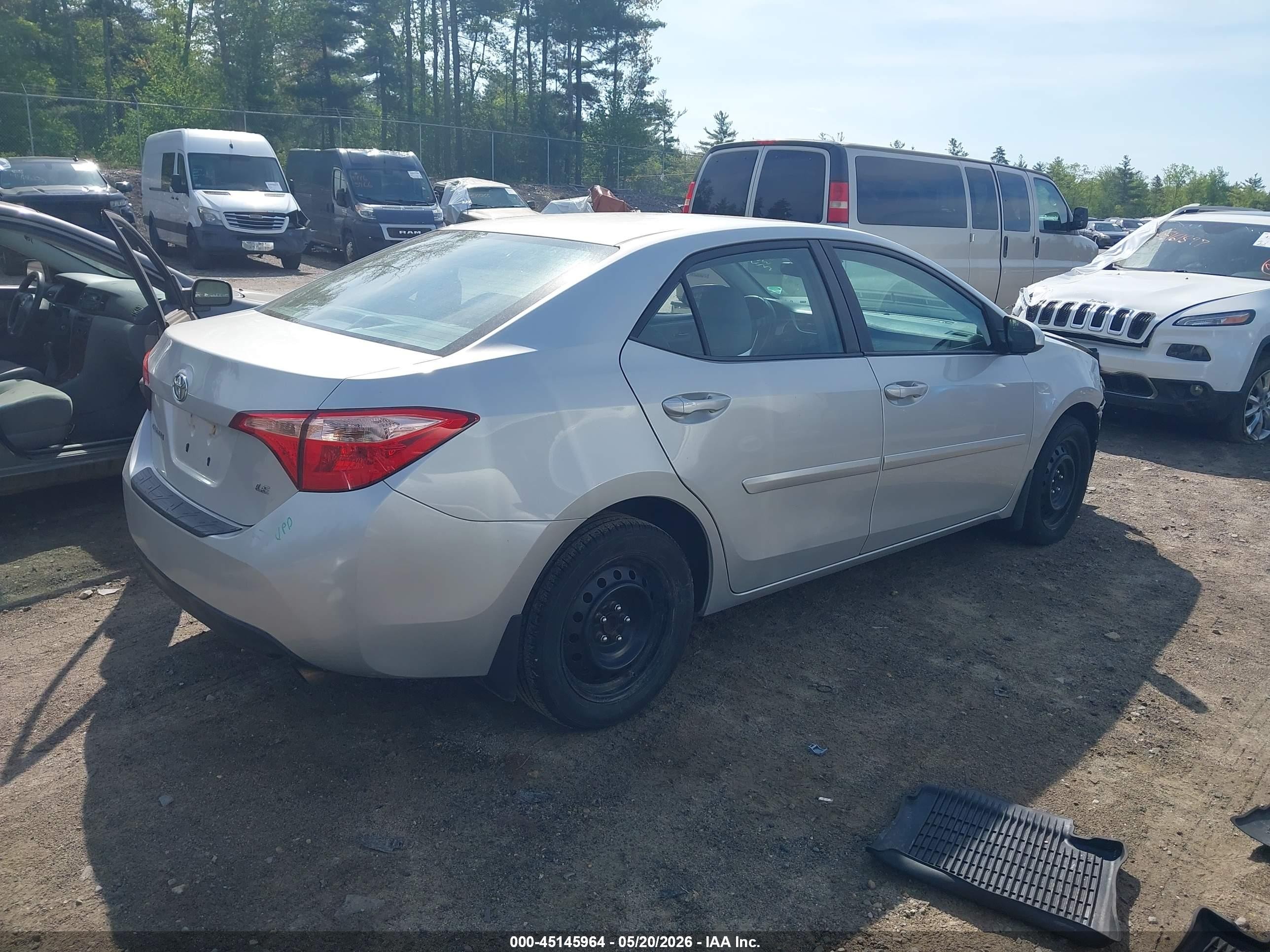 2017 Toyota Corolla Le Silver vin: 2T1BURHE5HC959350