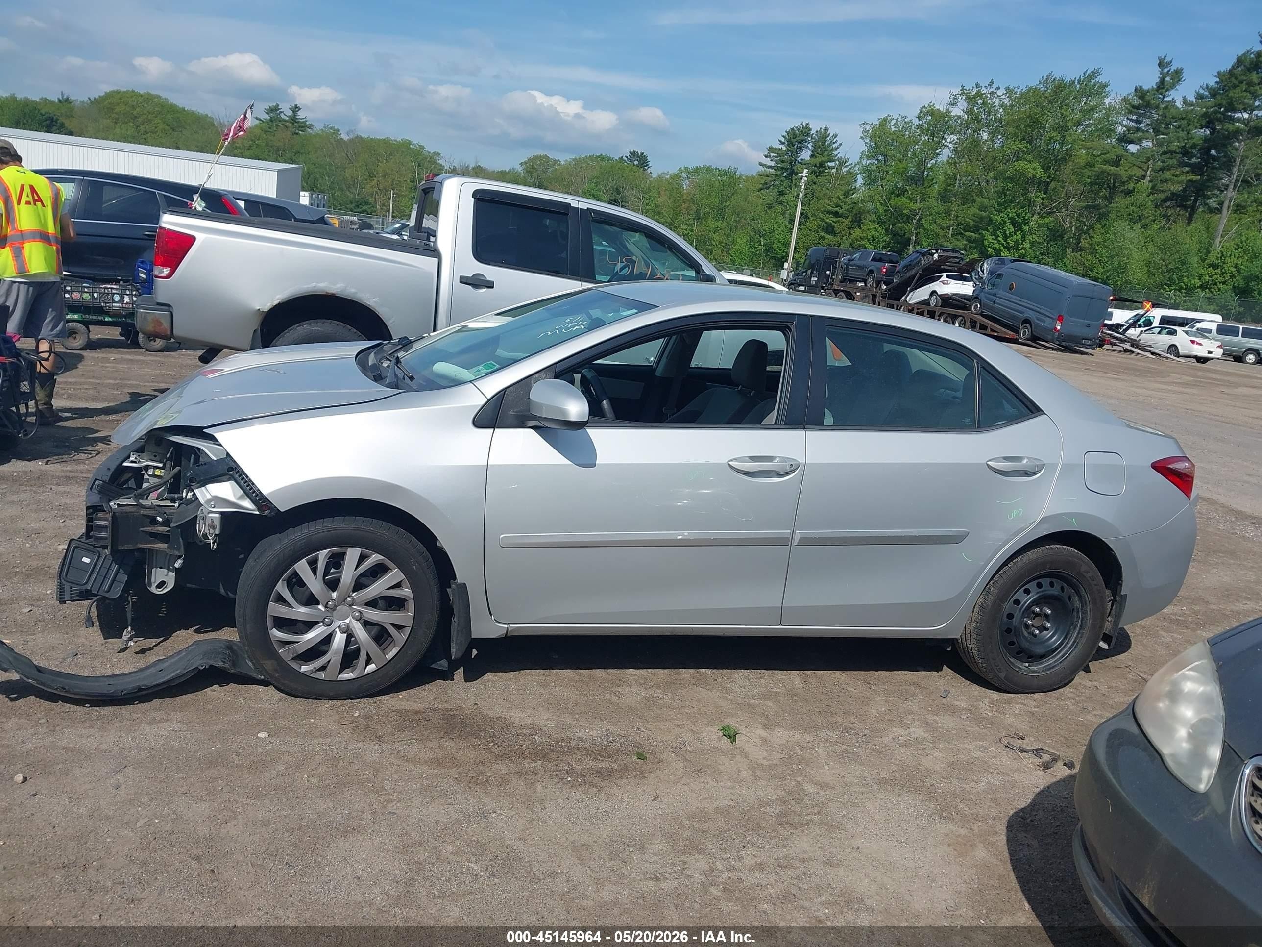 2017 Toyota Corolla Le Silver vin: 2T1BURHE5HC959350
