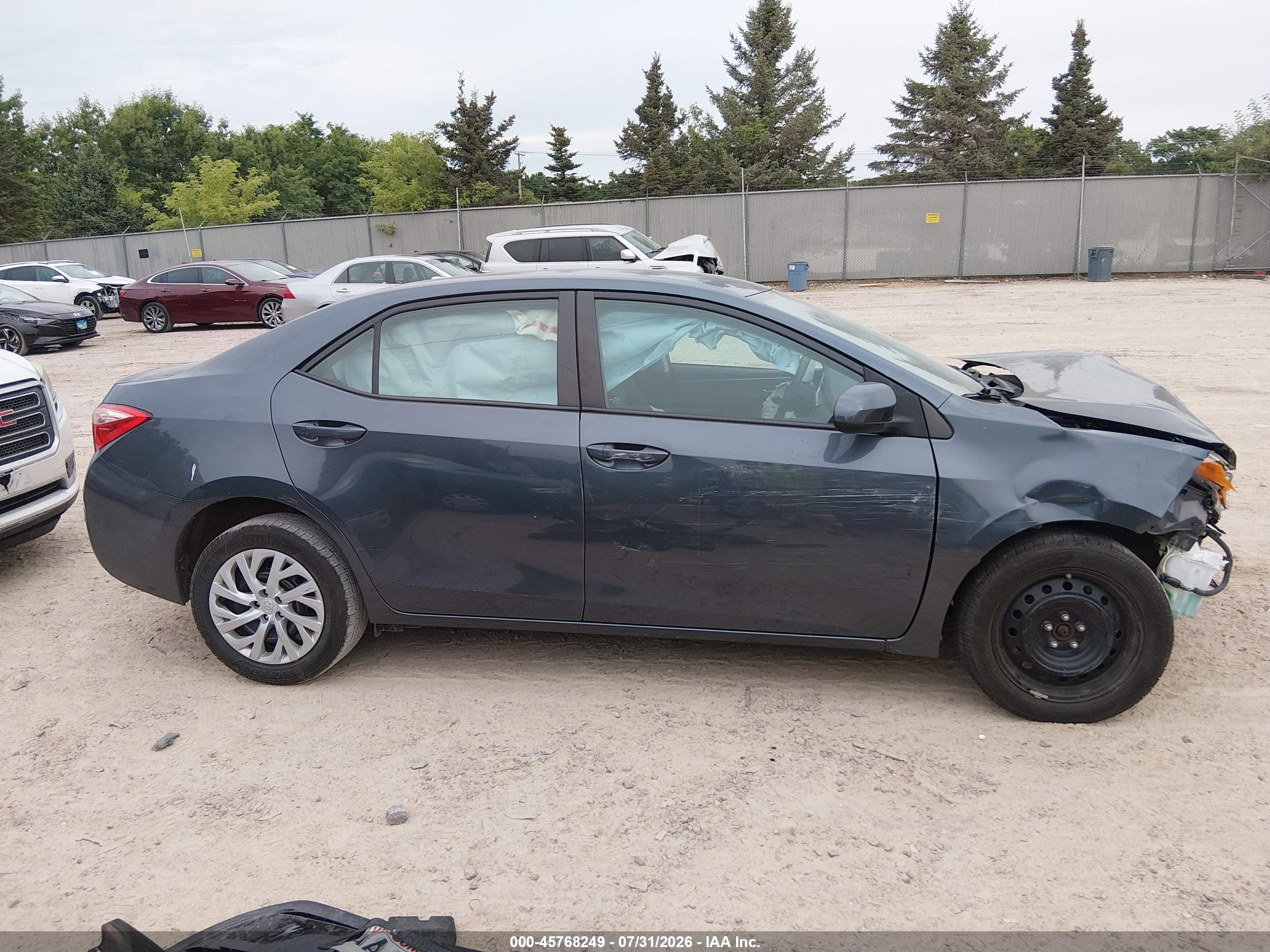 2018 Toyota Corolla Le Gray vin: 2T1BURHE5JC993827