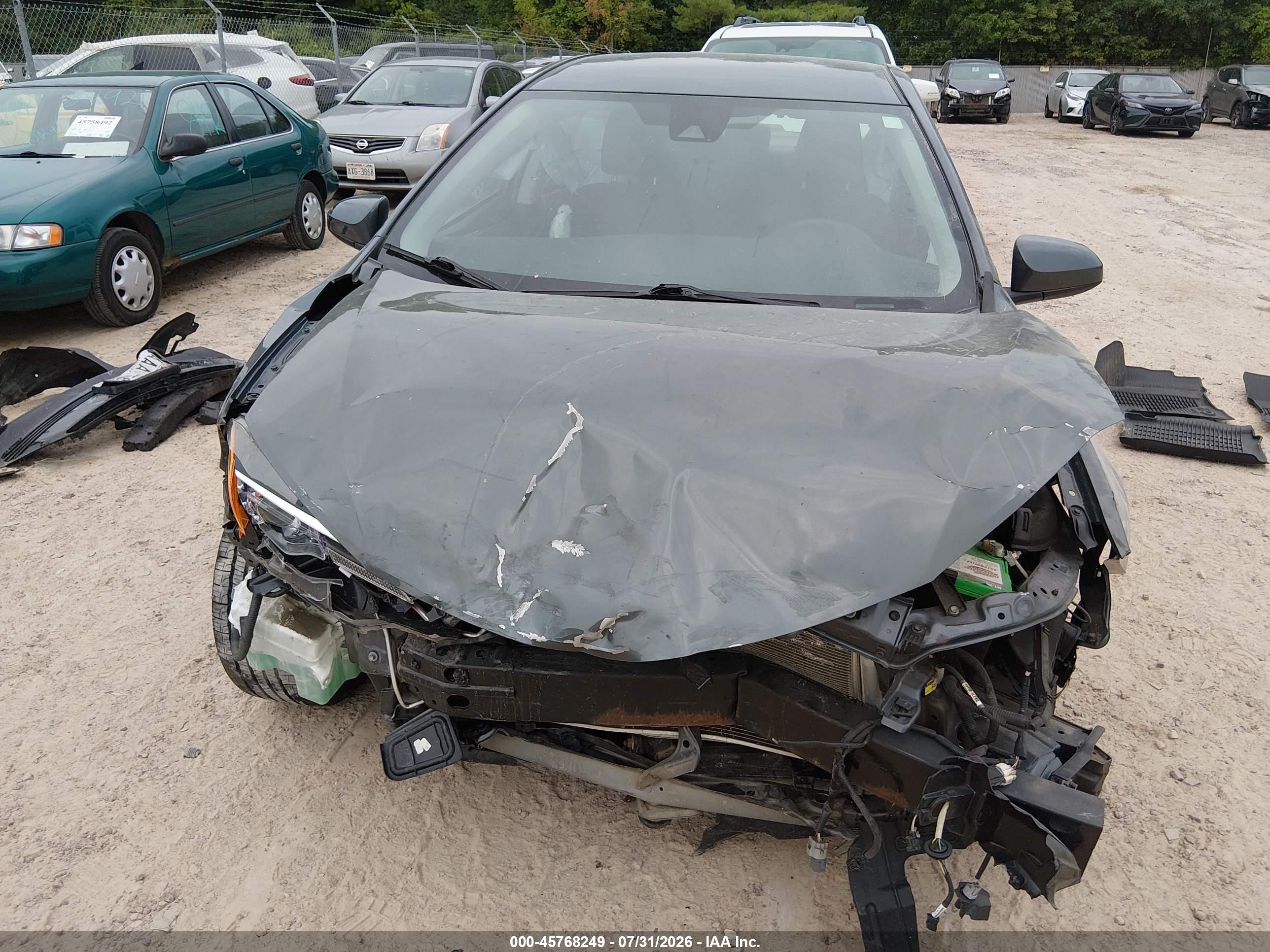 2018 Toyota Corolla Le Gray vin: 2T1BURHE5JC993827