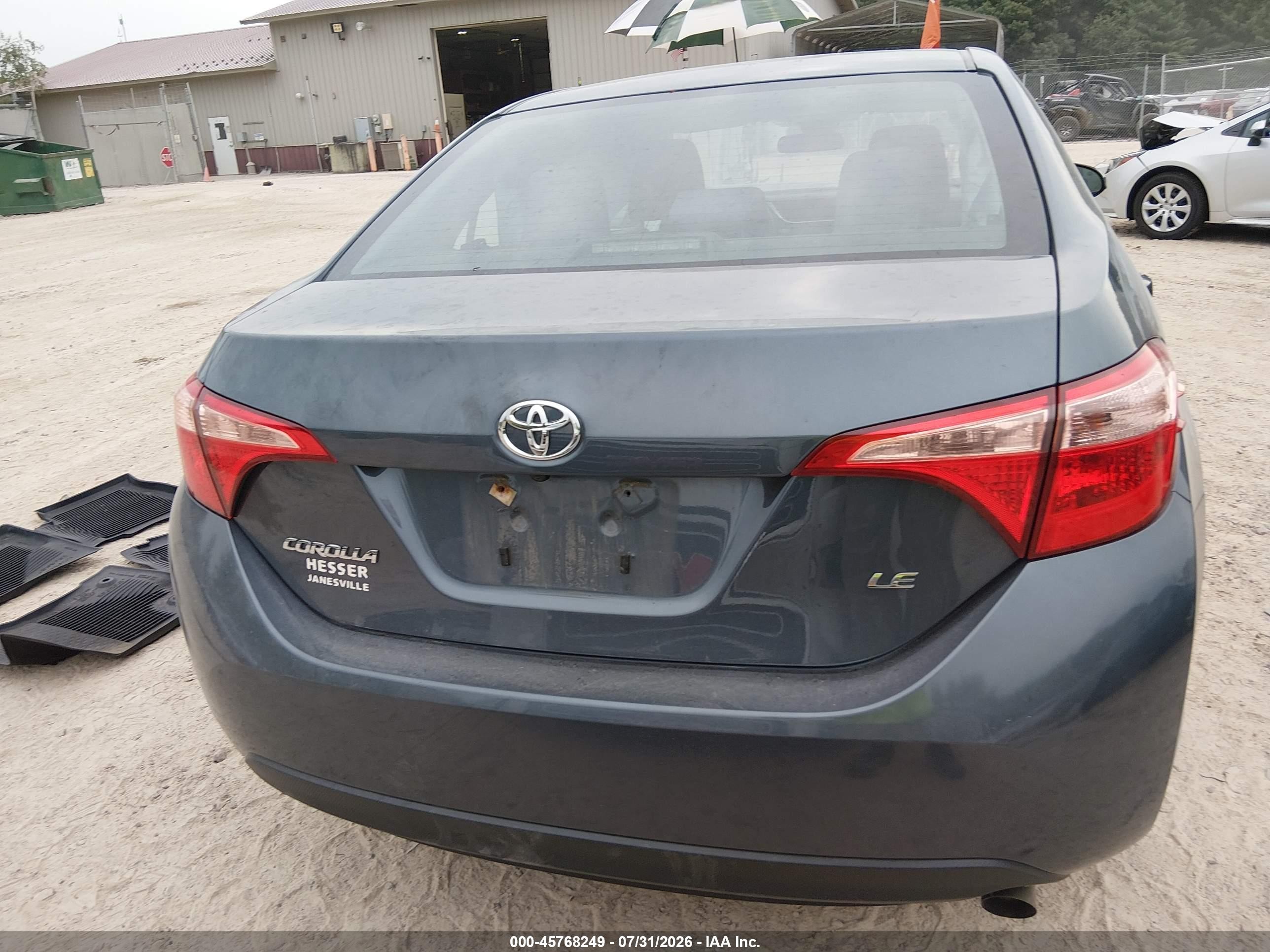2018 Toyota Corolla Le Gray vin: 2T1BURHE5JC993827