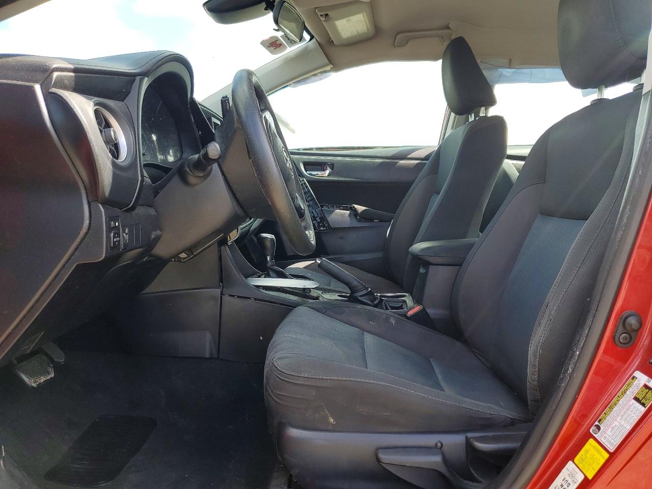 2019 Toyota Corolla Le Red vin: 2T1BURHE5KC232670