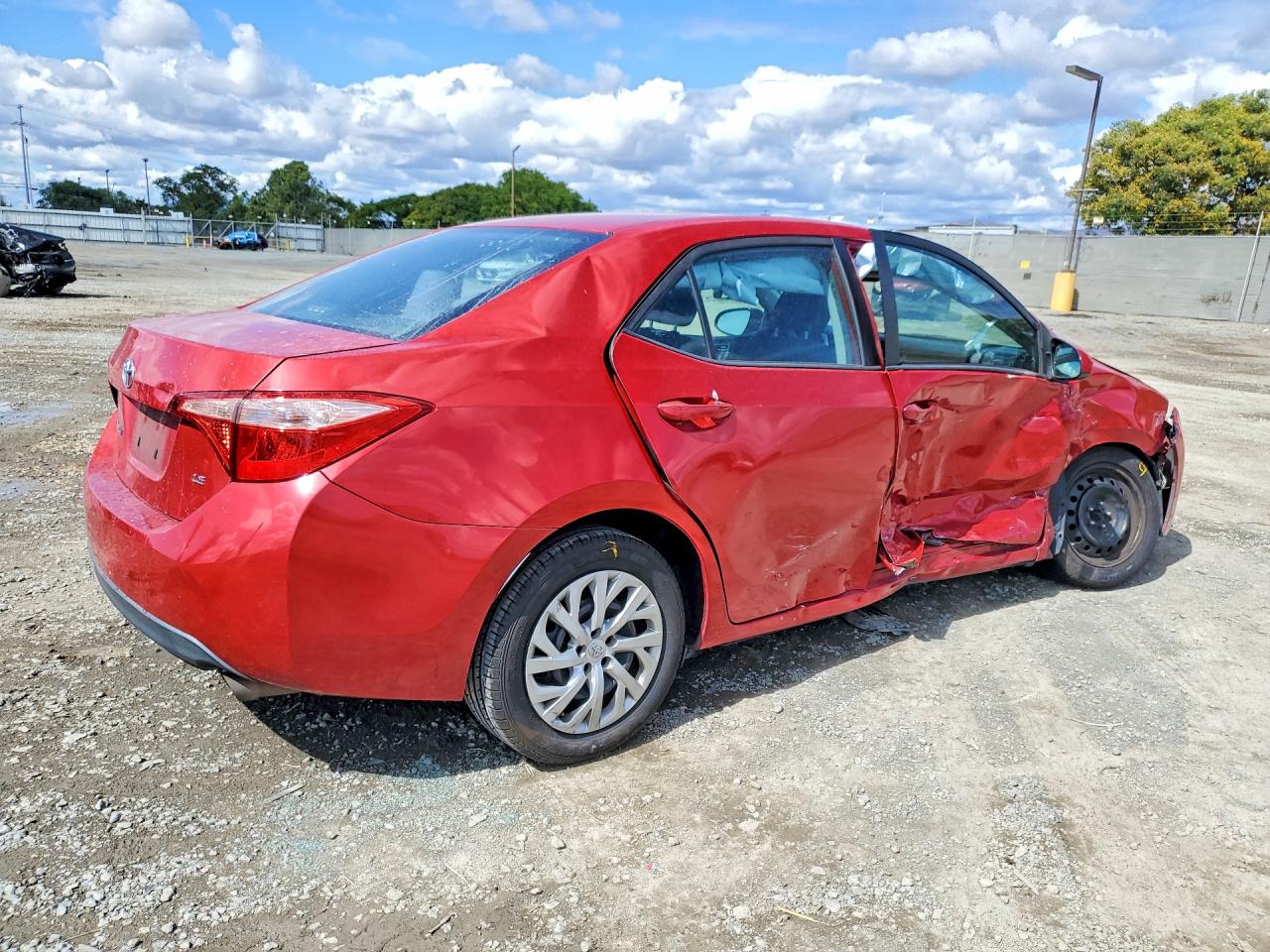2019 Toyota Corolla Le Red vin: 2T1BURHE5KC232670