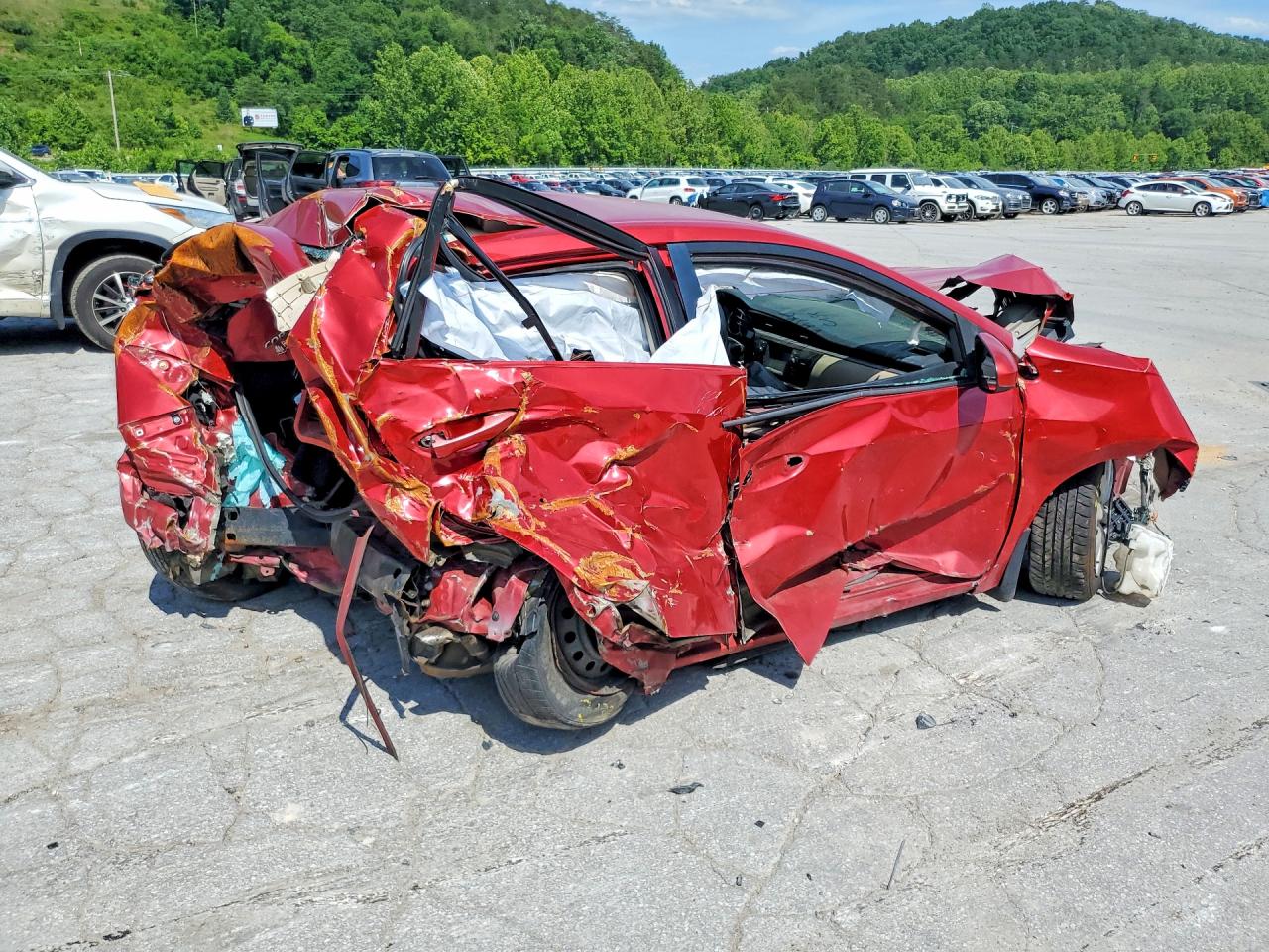 2014 Toyota Corolla Le Maroon vin: 2T1BURHE6EC001104