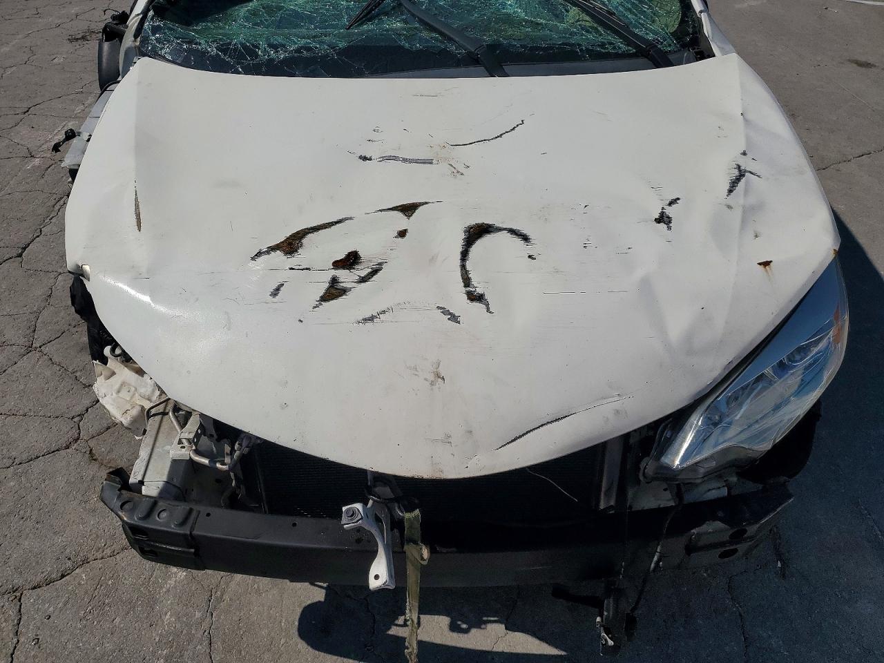 2014 Toyota Corolla Le White vin: 2T1BURHE6EC054739