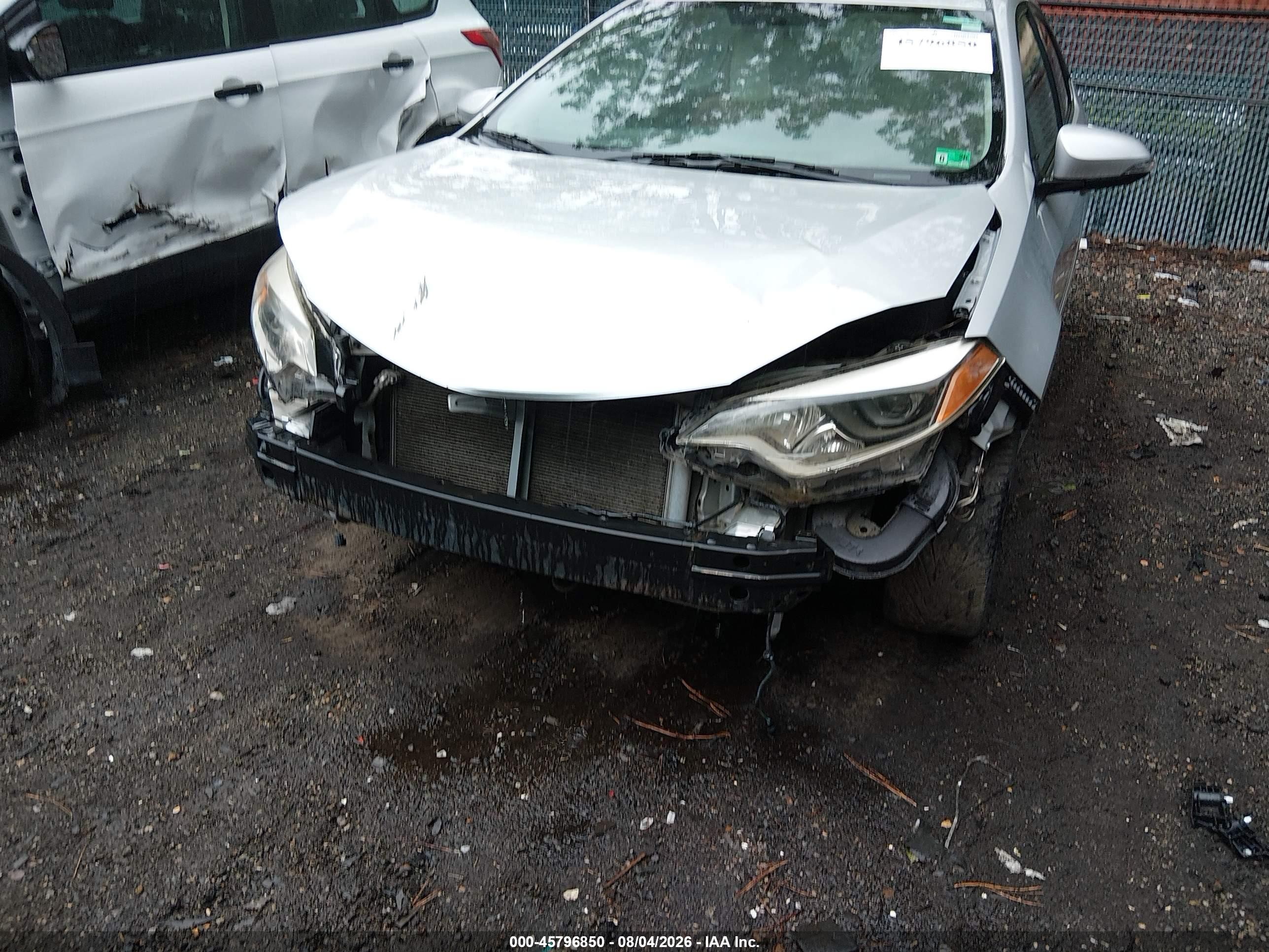 2014 Toyota Corolla S Plus Silver vin: 2T1BURHE6EC057897