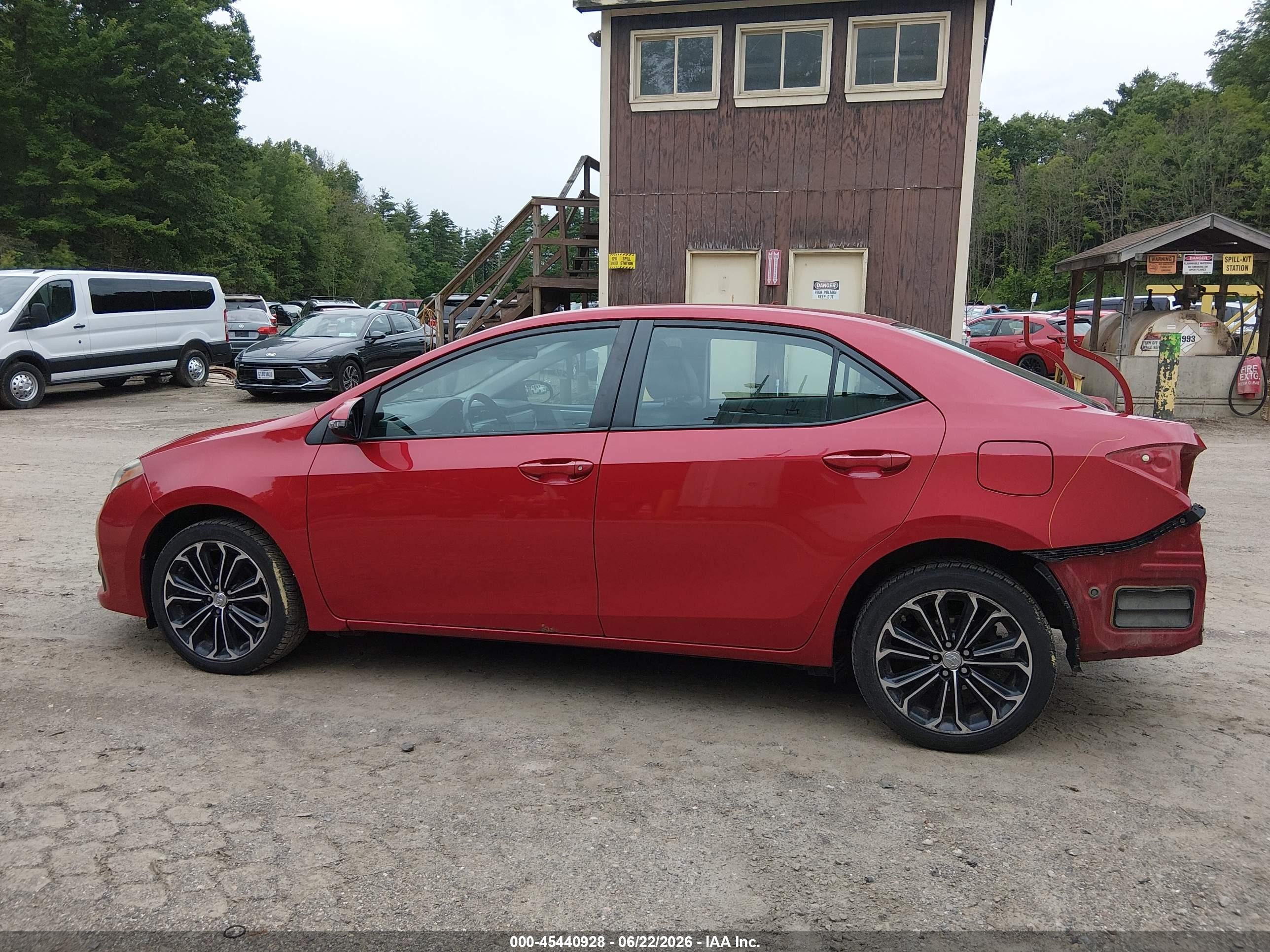 2014 Toyota Corolla S Plus Red vin: 2T1BURHE6EC060847