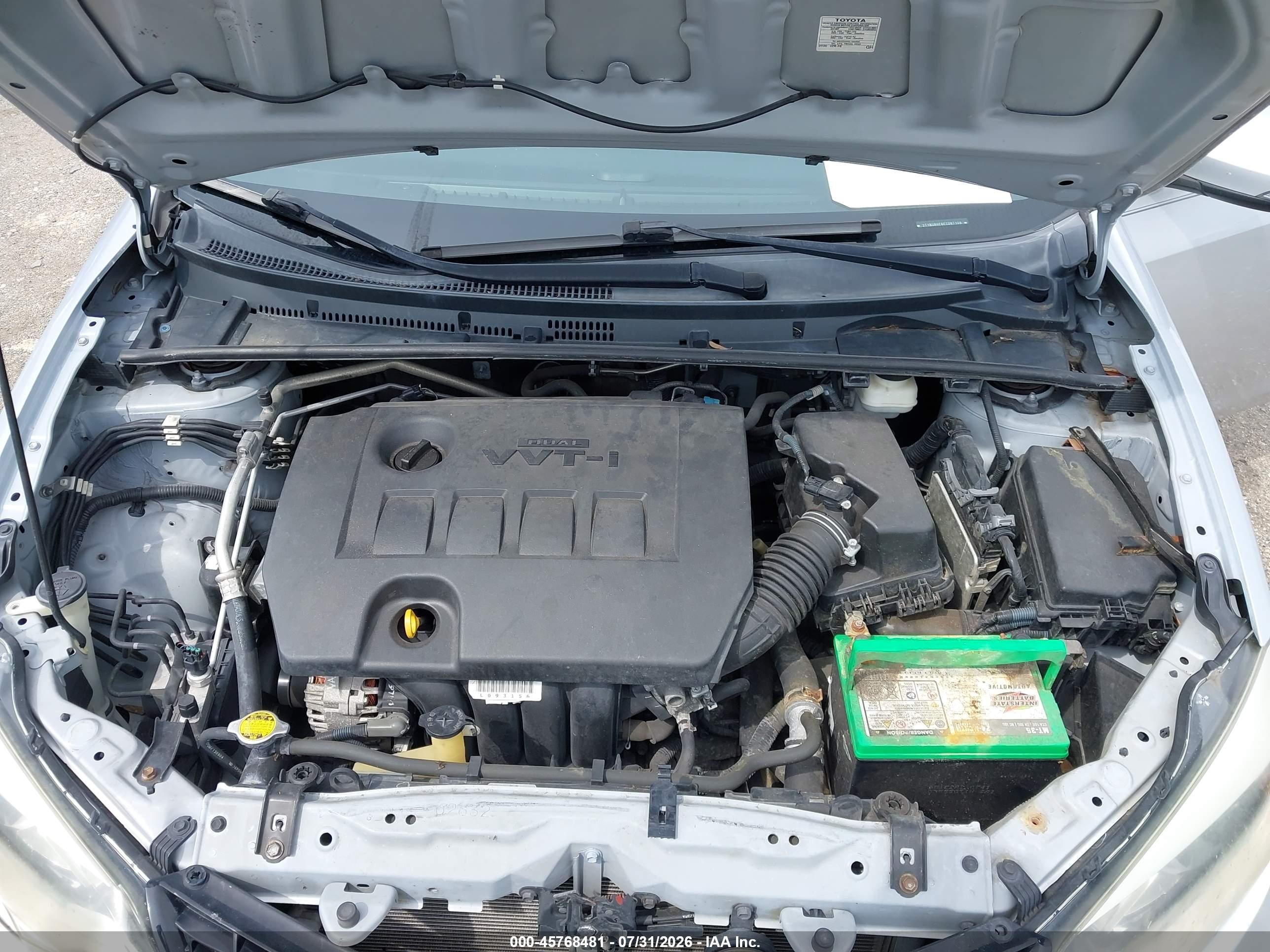 2014 Toyota Corolla S Plus Silver vin: 2T1BURHE6EC087109