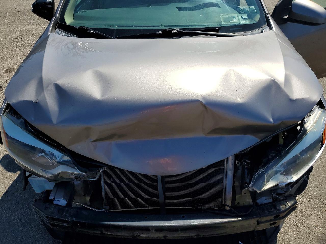 2014 Toyota Corolla Le Silver vin: 2T1BURHE6EC115989