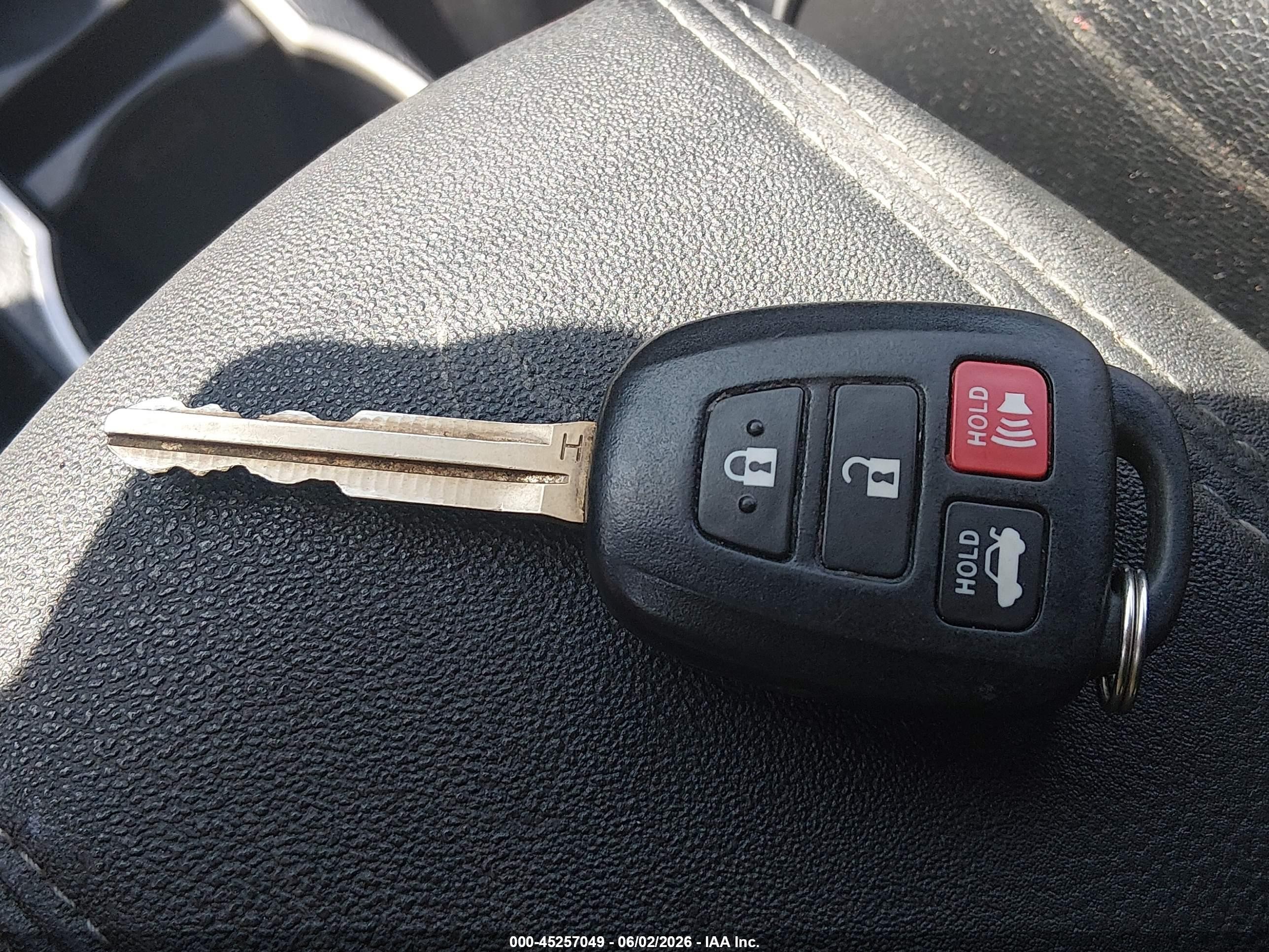 2014 Toyota Corolla S Plus Red vin: 2T1BURHE6EC170216