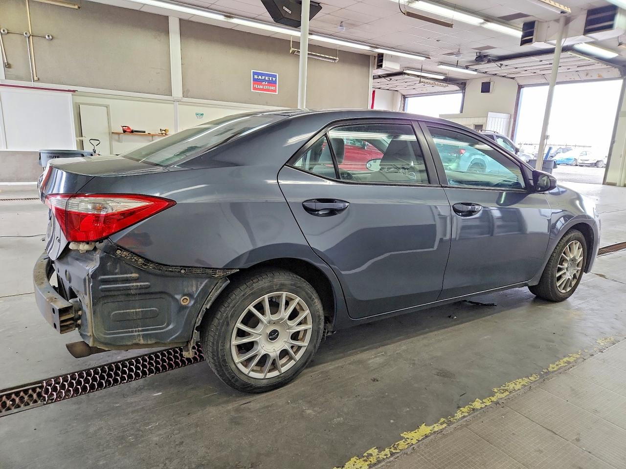 2014 Toyota Corolla Le Blue vin: 2T1BURHE6EC180003