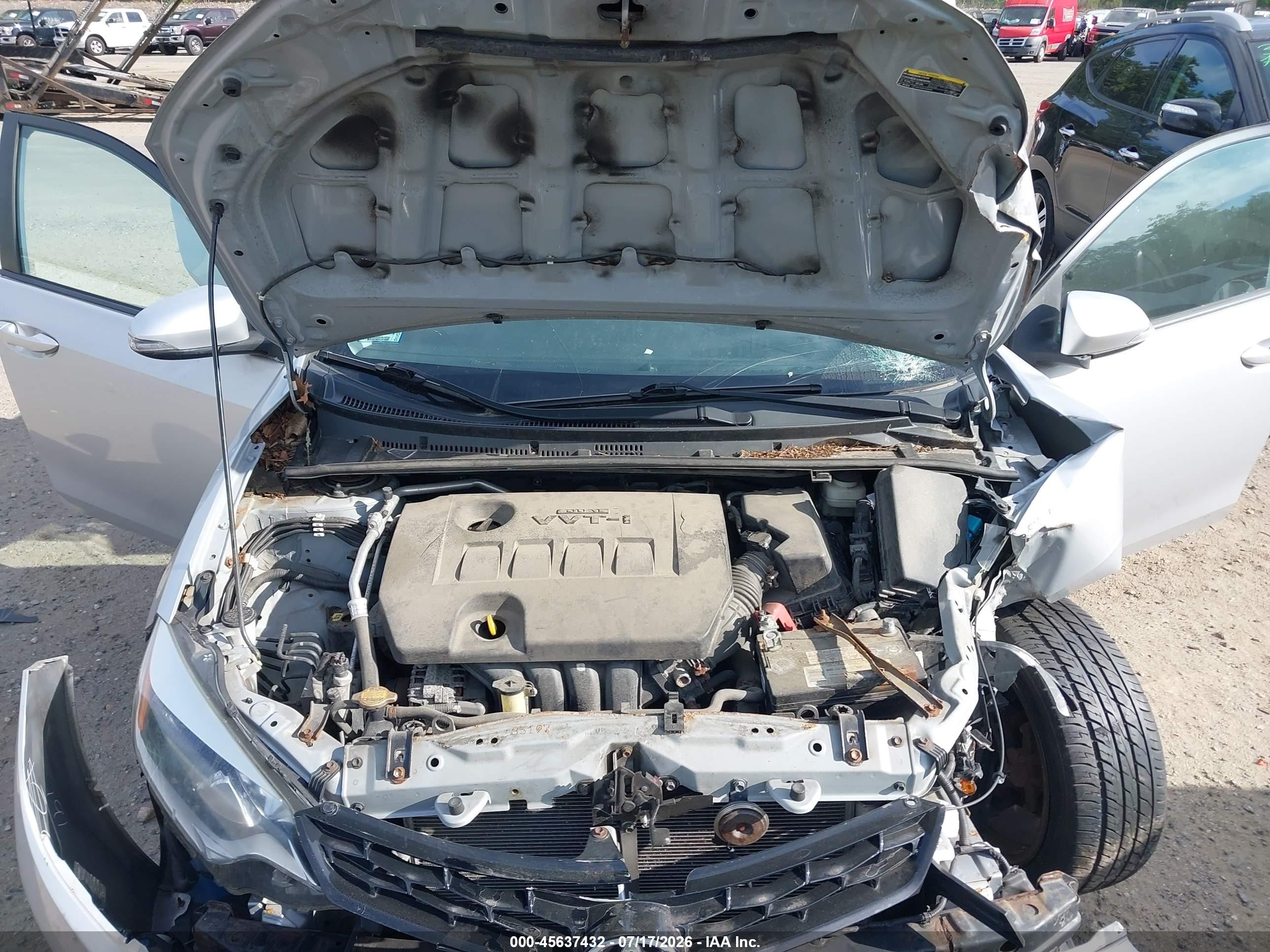 2014 Toyota Corolla S Plus Silver vin: 2T1BURHE6EC202551