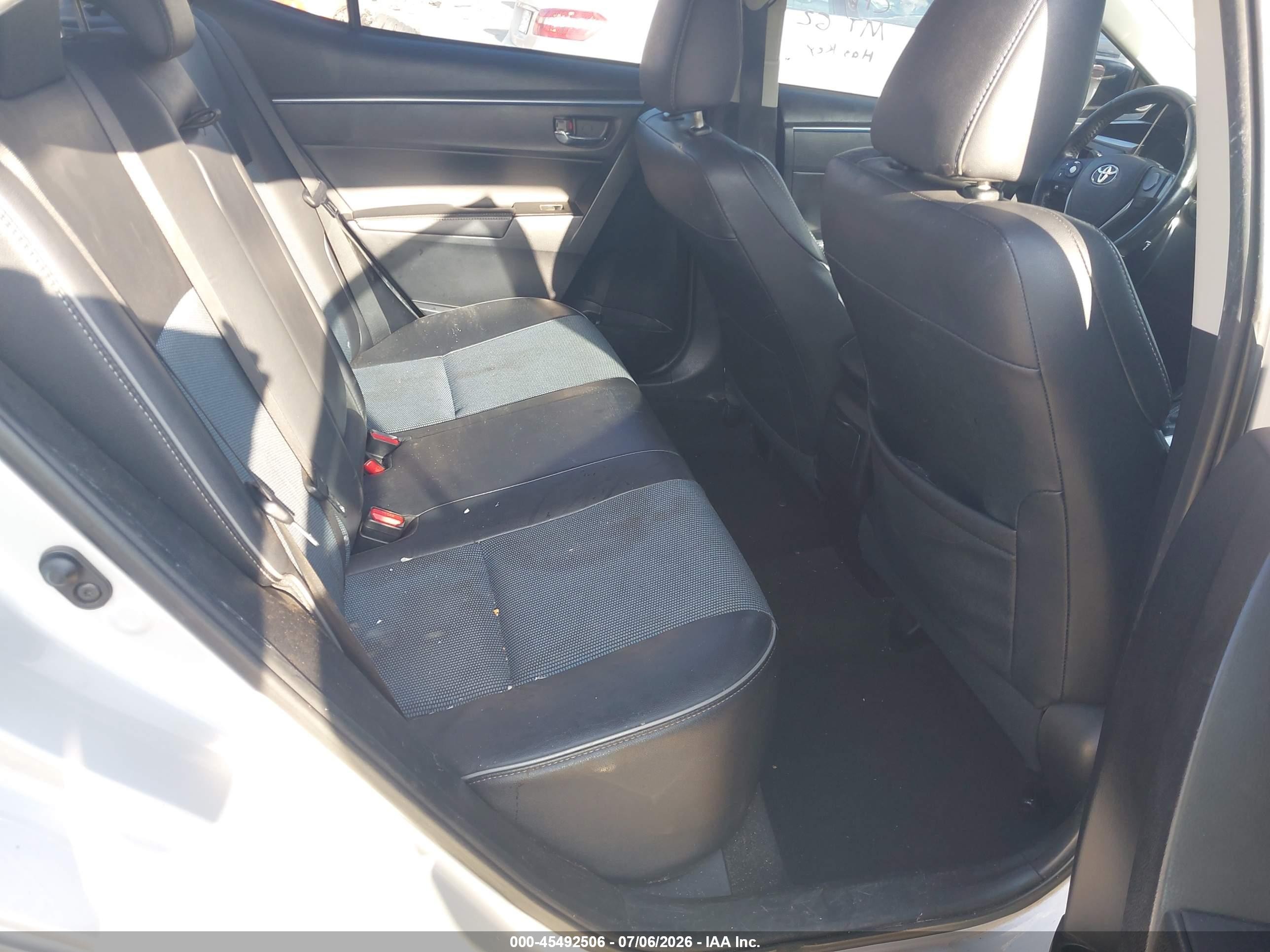 2015 Toyota Corolla S Plus Серебряный vin: 2T1BURHE6FC231887