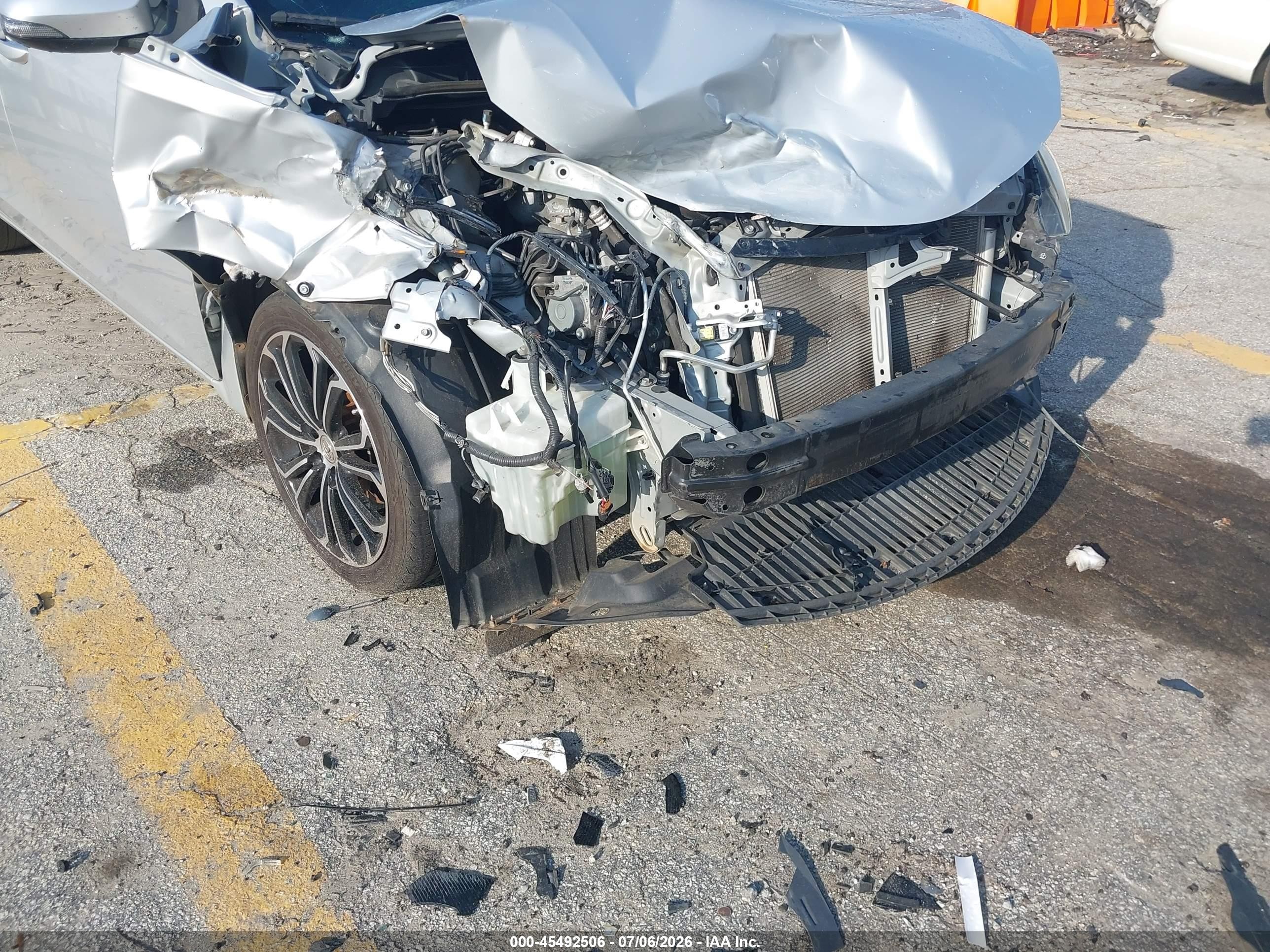 2015 Toyota Corolla S Plus Серебряный vin: 2T1BURHE6FC231887