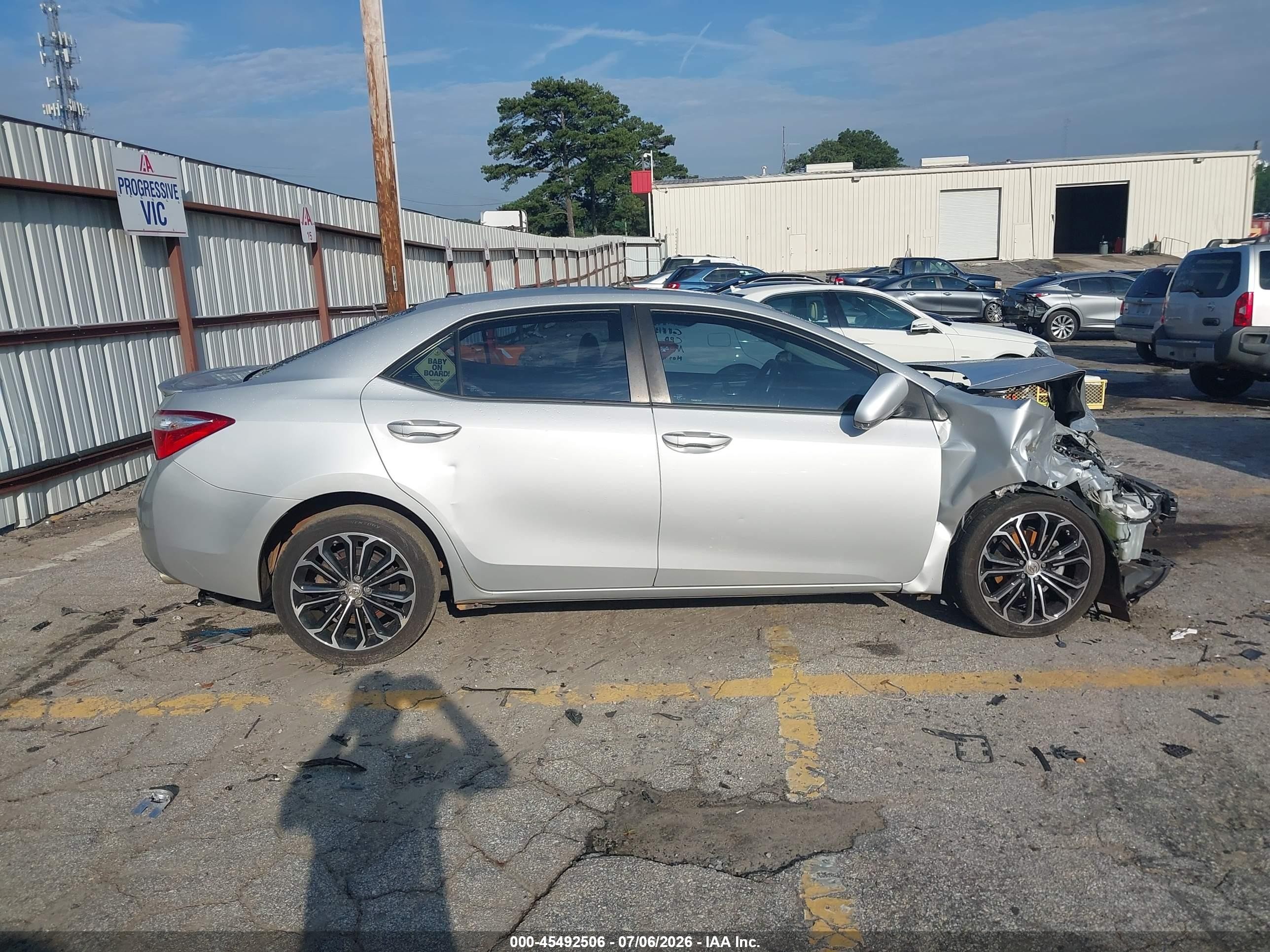 2015 Toyota Corolla S Plus Серебряный vin: 2T1BURHE6FC231887