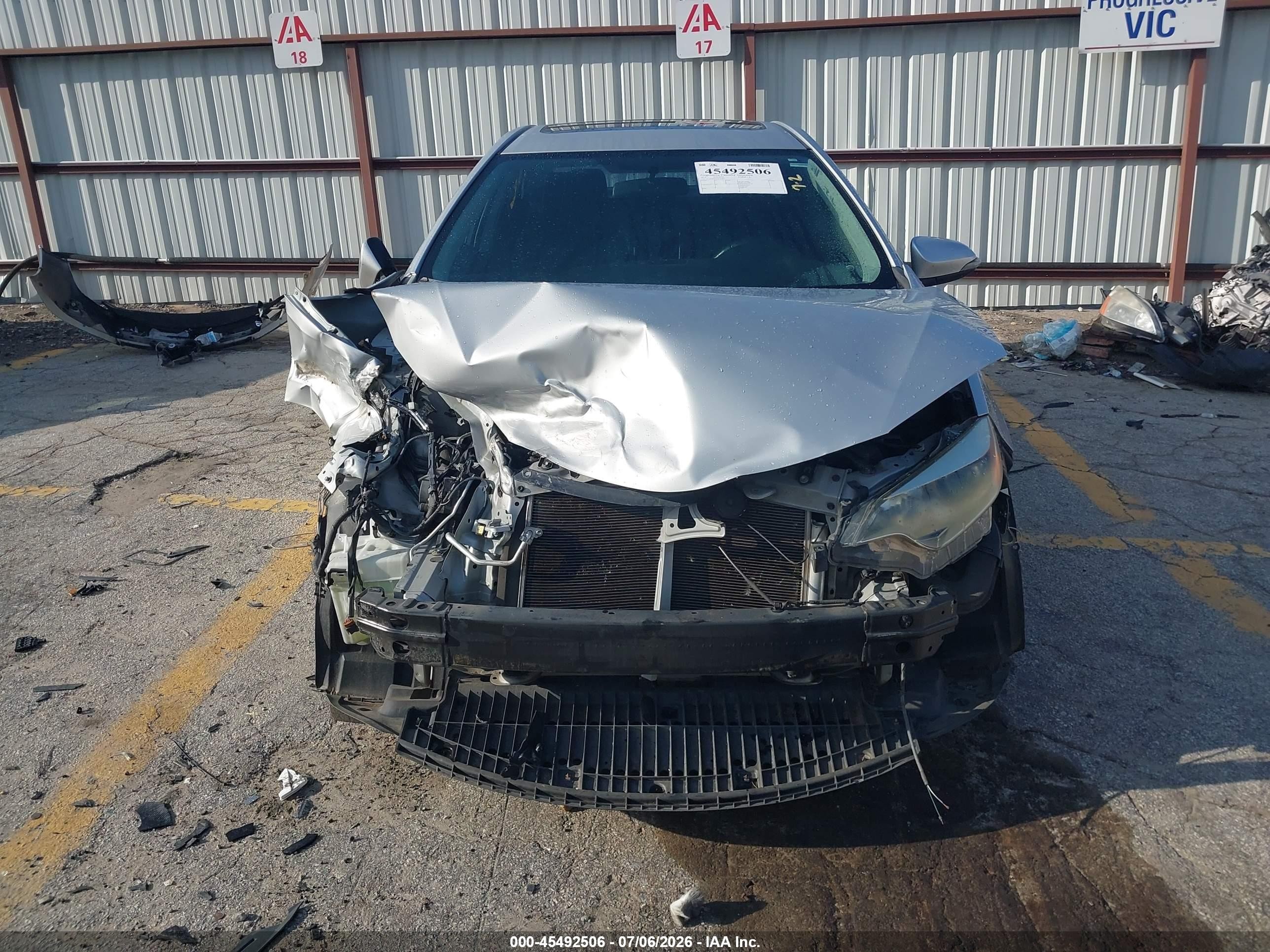 2015 Toyota Corolla S Plus Серебряный vin: 2T1BURHE6FC231887