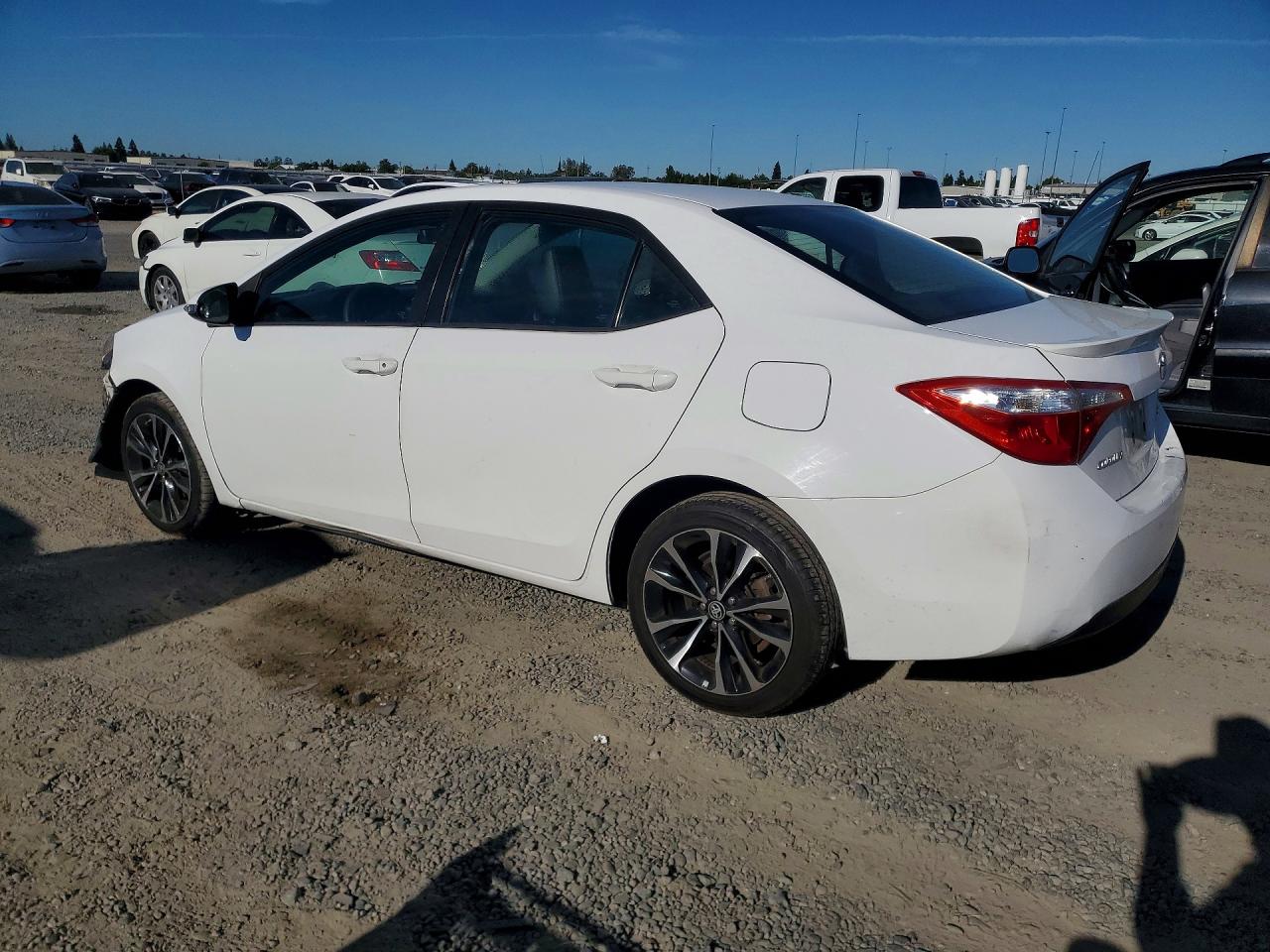 2015 Toyota Corolla S Plus White vin: 2T1BURHE6FC253520