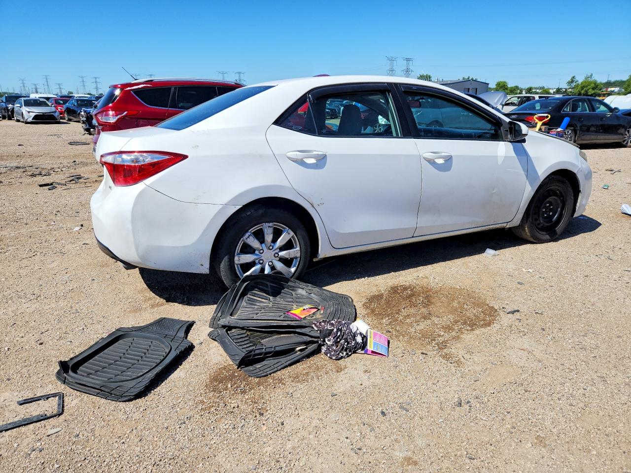 2015 Toyota Corolla Le White vin: 2T1BURHE6FC270995