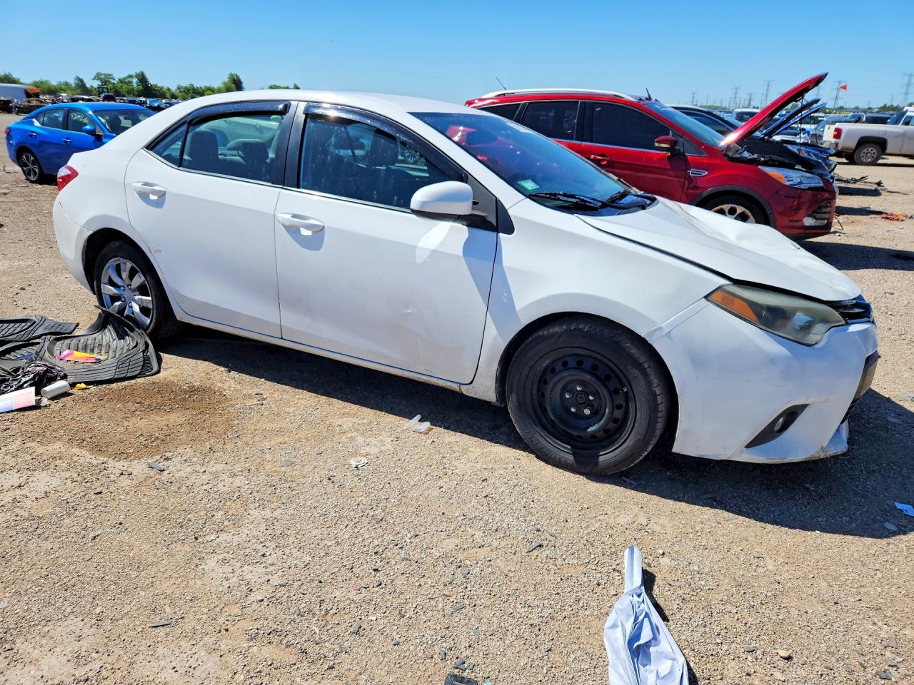 2015 Toyota Corolla Le White vin: 2T1BURHE6FC270995