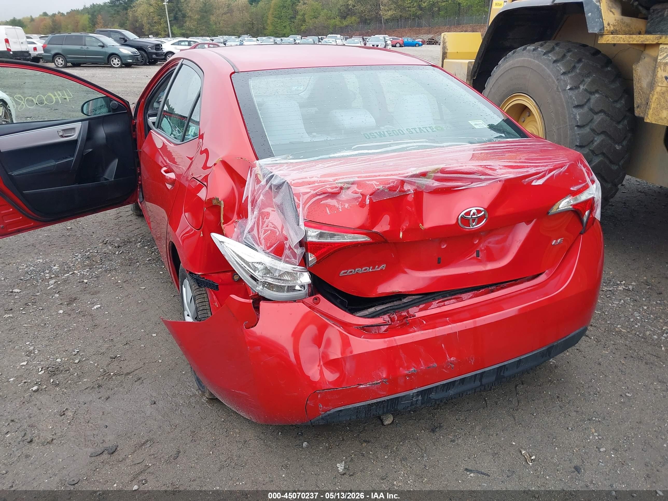 2015 Toyota Corolla Le Red vin: 2T1BURHE6FC271127