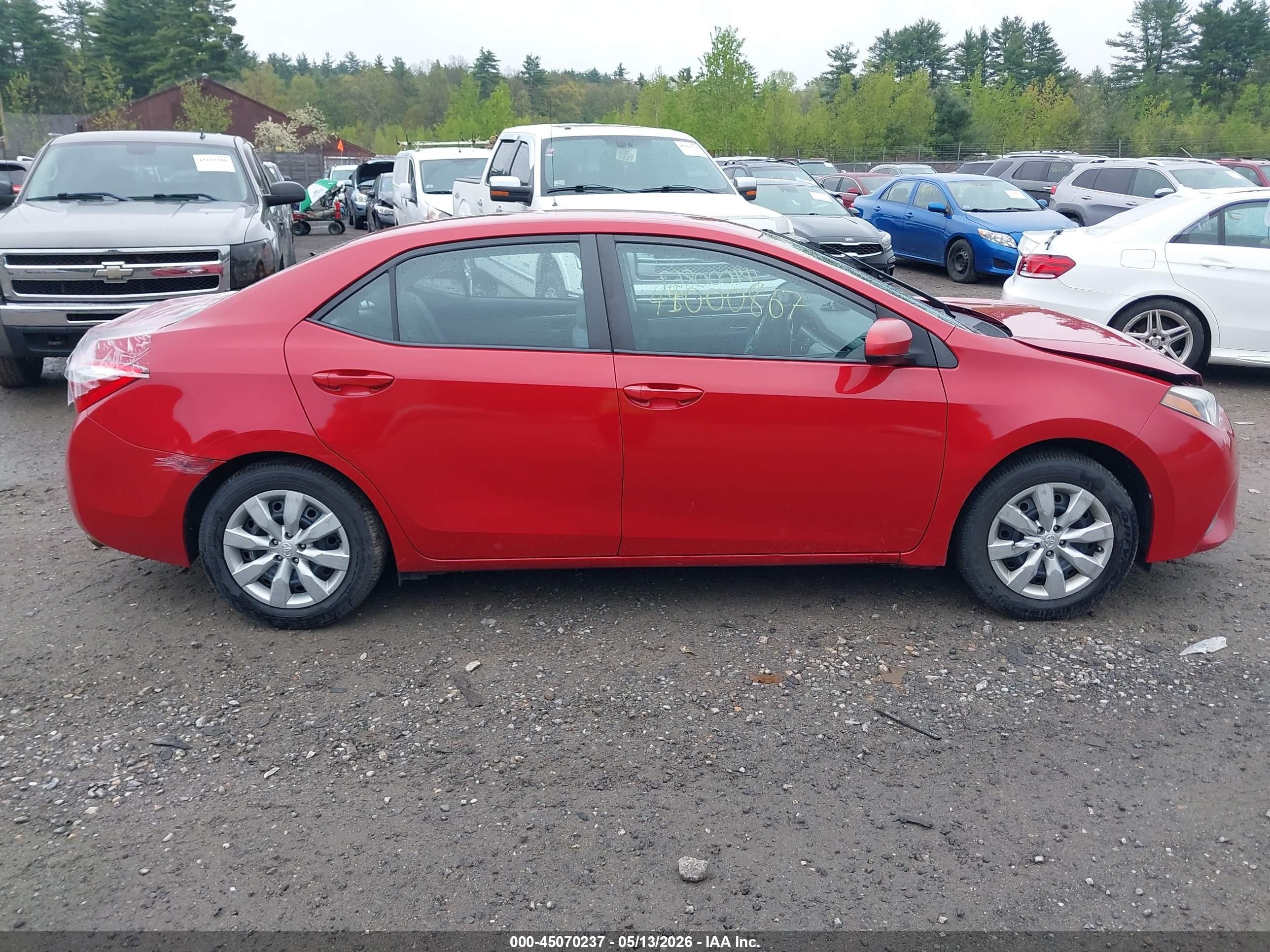2015 Toyota Corolla Le Red vin: 2T1BURHE6FC271127
