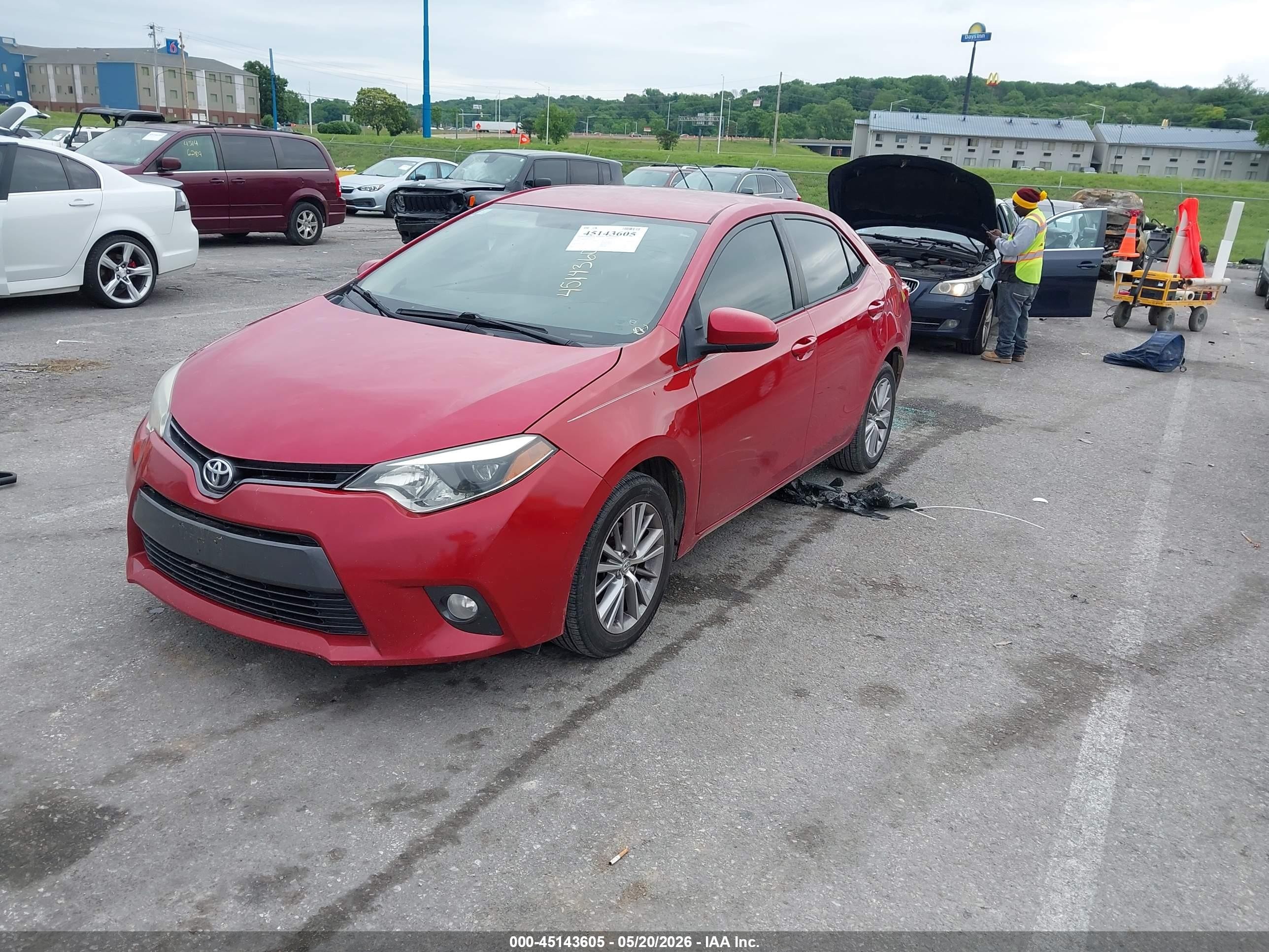 2015 Toyota Corolla Le Plus Red vin: 2T1BURHE6FC309259