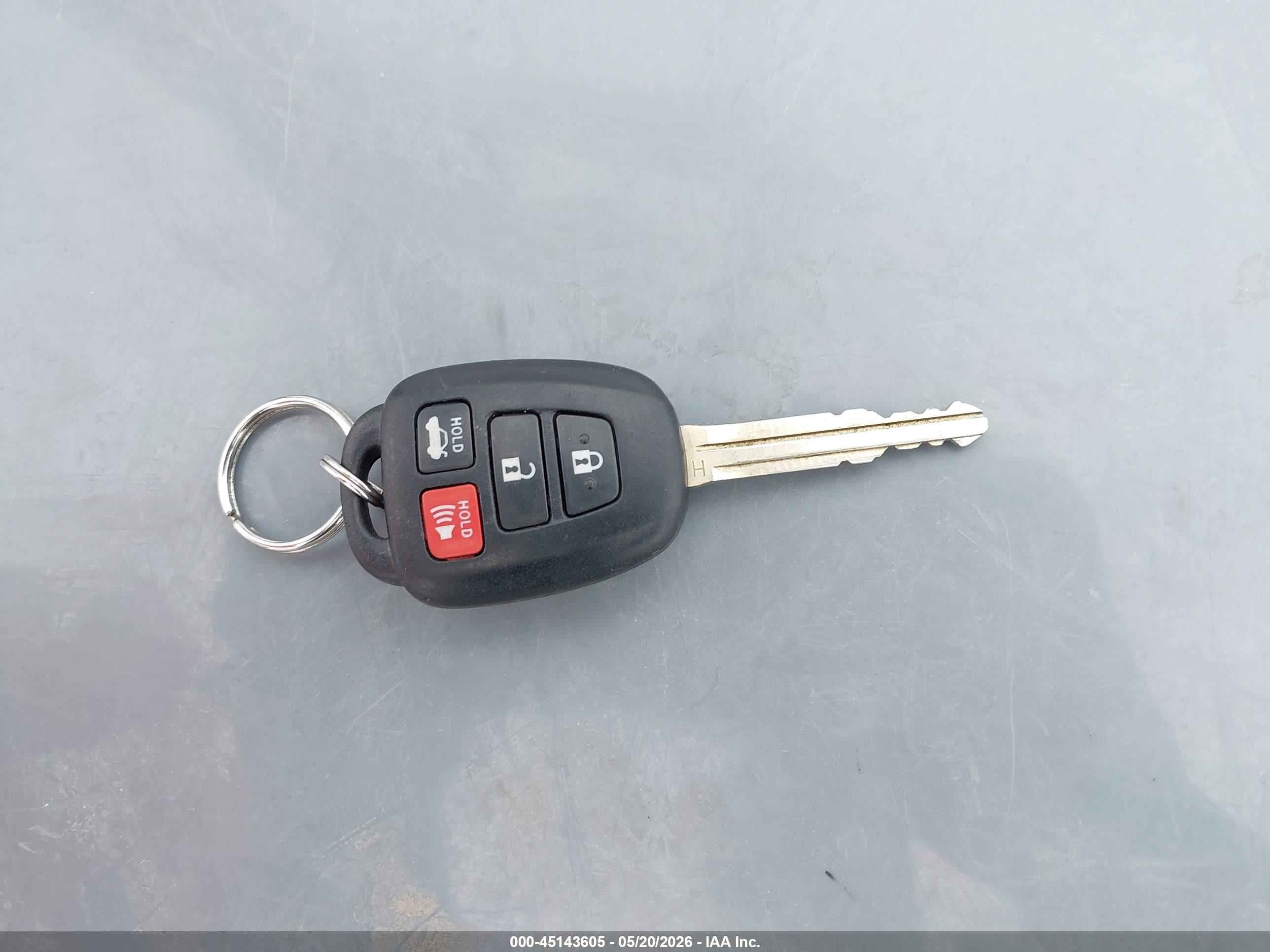 2015 Toyota Corolla Le Plus Red vin: 2T1BURHE6FC309259