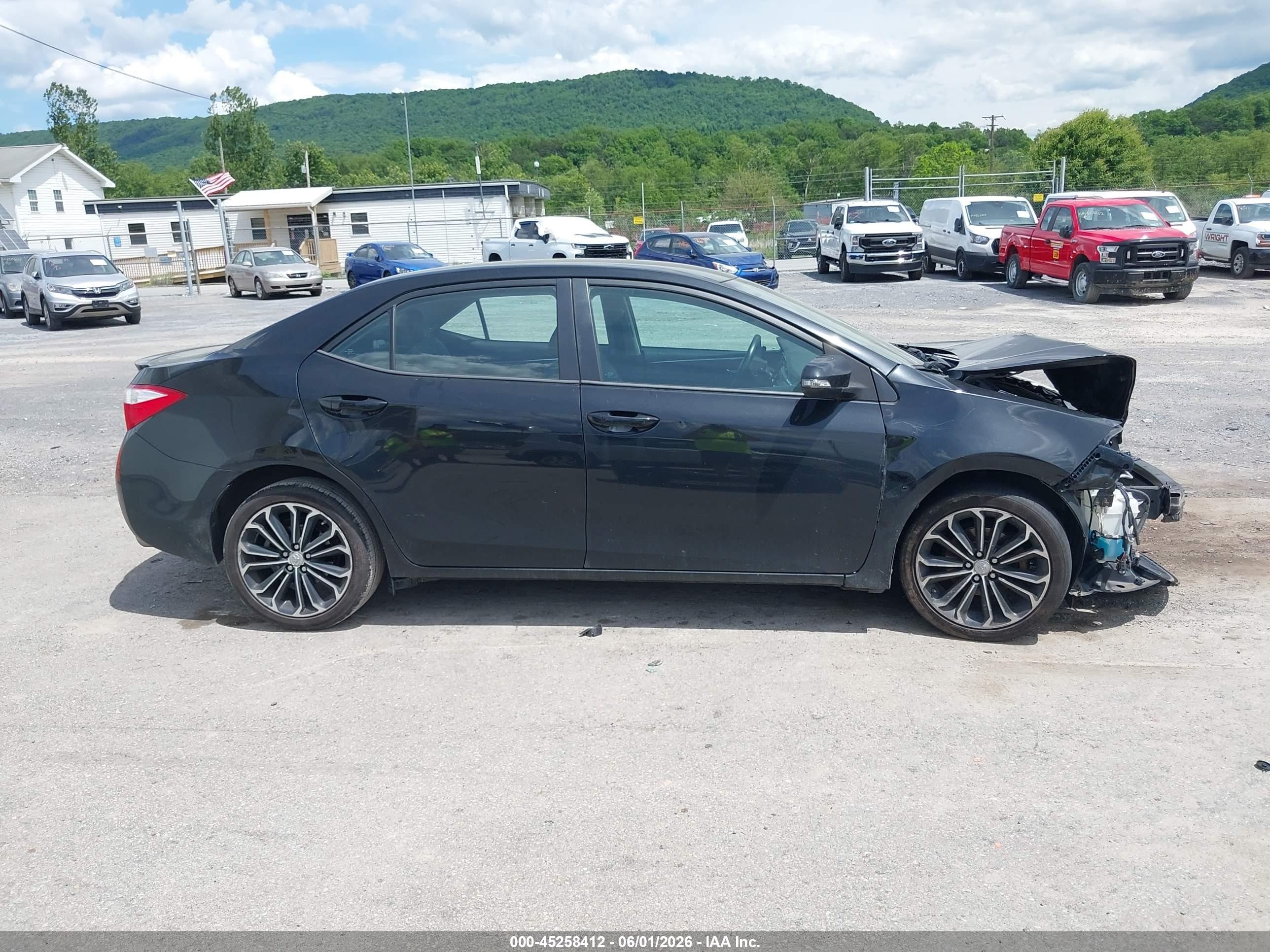 2015 Toyota Corolla S Plus Black vin: 2T1BURHE6FC319127