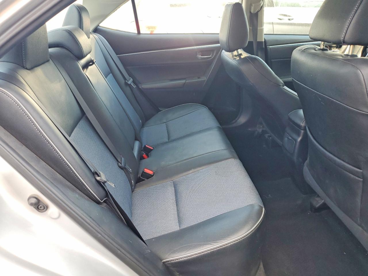 2015 Toyota Corolla S Plus Silver vin: 2T1BURHE6FC329852