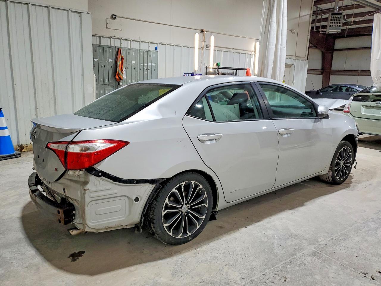 2015 Toyota Corolla S Plus Silver vin: 2T1BURHE6FC347008