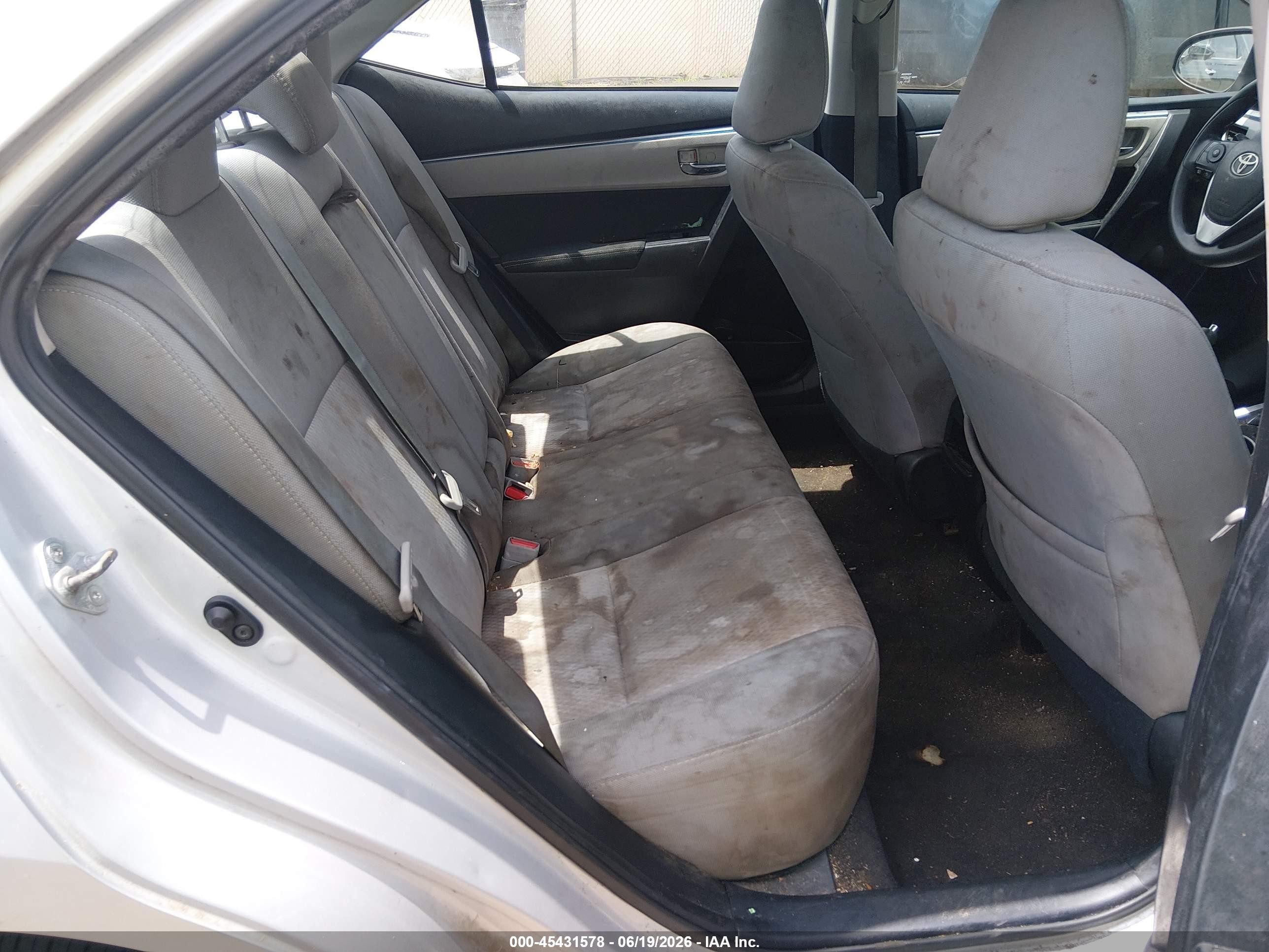 2015 Toyota Corolla Le Silver vin: 2T1BURHE6FC347364