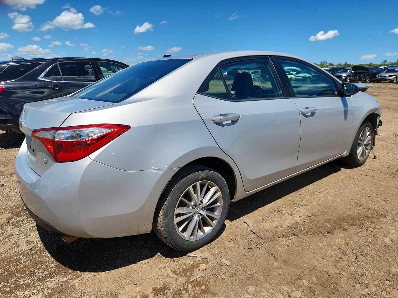 2015 Toyota Corolla Le Premium Silver vin: 2T1BURHE6FC348529