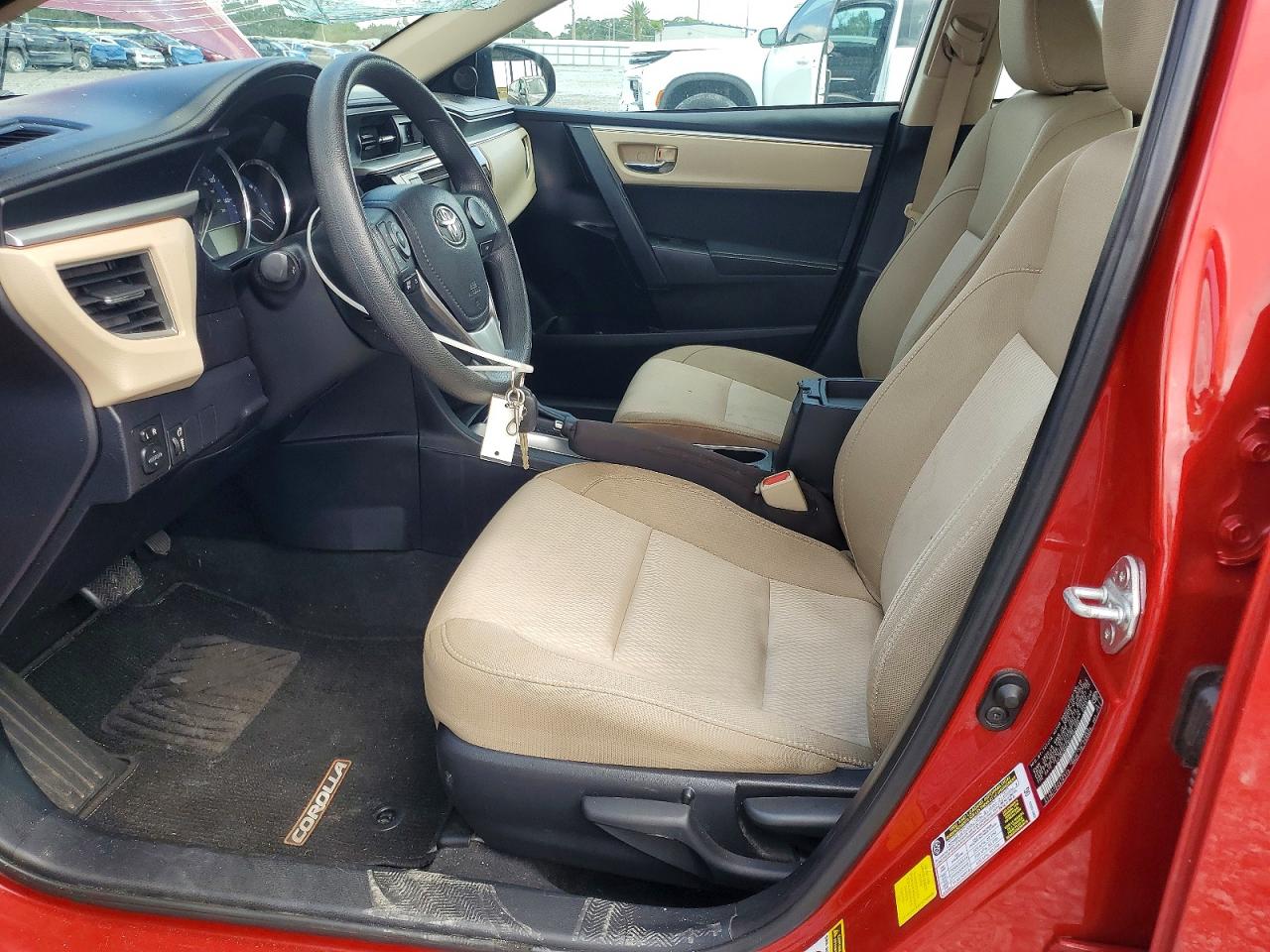 2015 Toyota Corolla Le Red vin: 2T1BURHE6FC352080