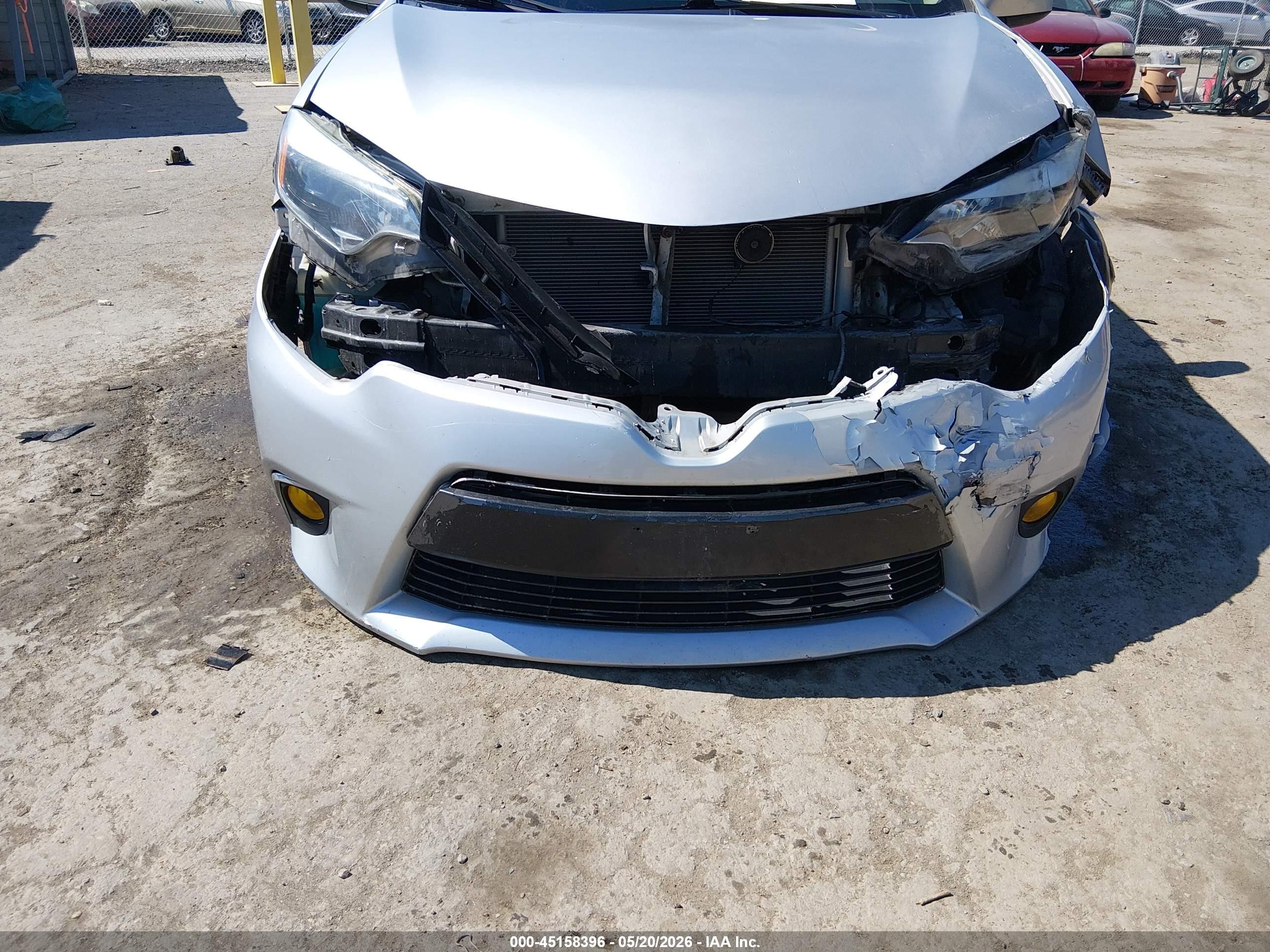 2015 Toyota Corolla L Silver vin: 2T1BURHE6FC412410