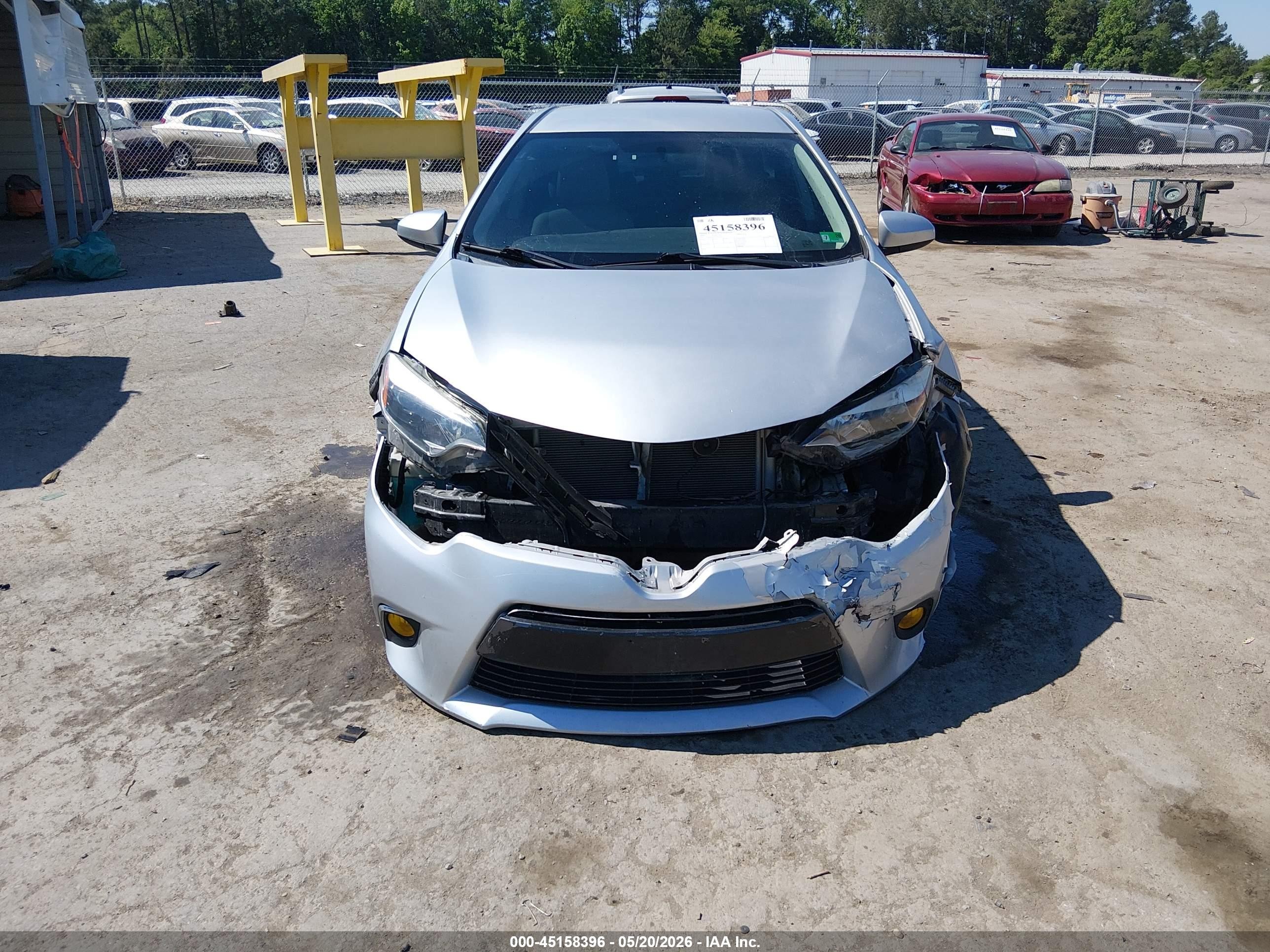 2015 Toyota Corolla L Silver vin: 2T1BURHE6FC412410