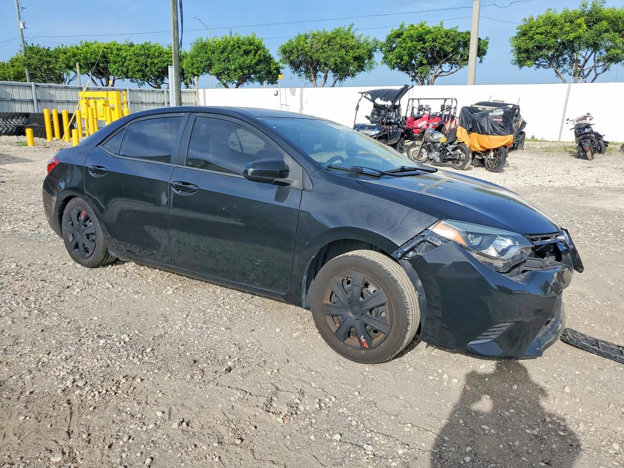 2015 Toyota Corolla Le Black vin: 2T1BURHE6FC414920
