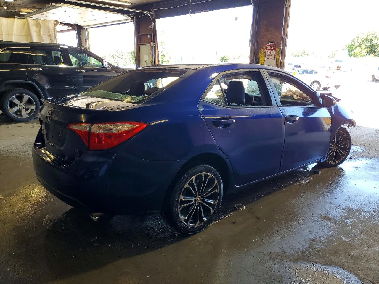 2015 Toyota Corolla S Plus Blue vin: 2T1BURHE6FC423472