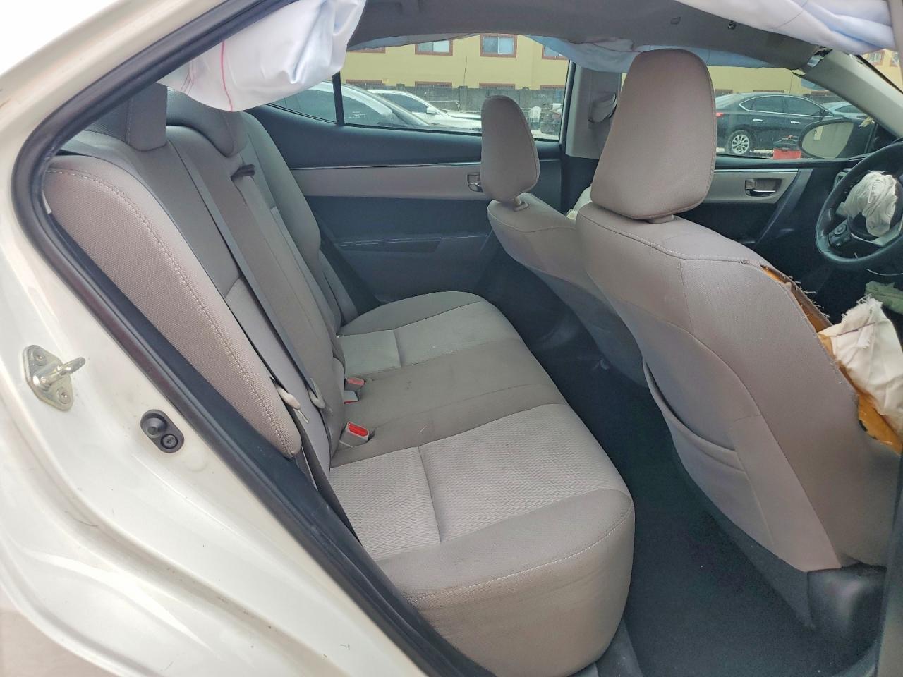 2015 Toyota Corolla Le White vin: 2T1BURHE6FC427327