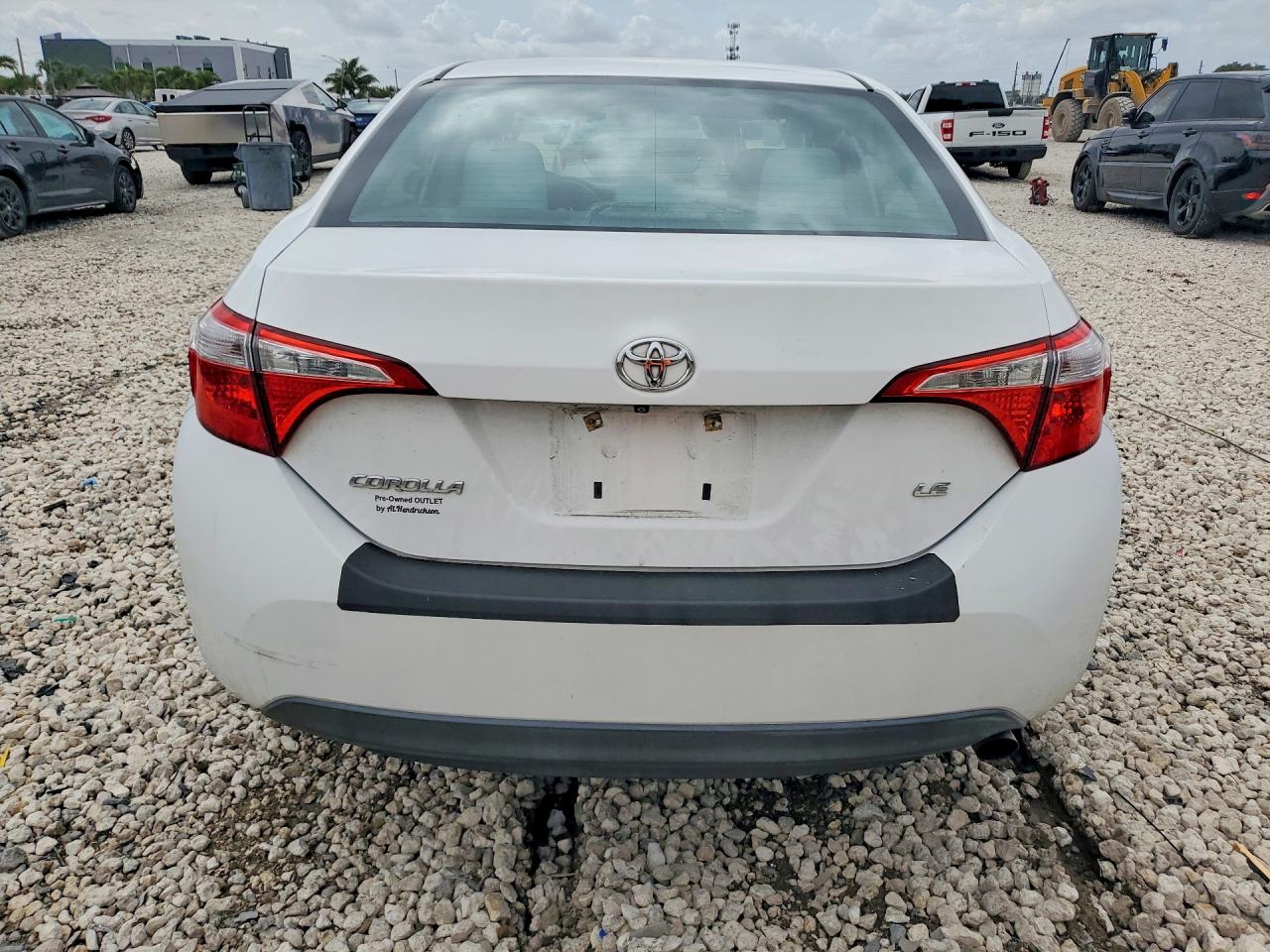 2015 Toyota Corolla Le White vin: 2T1BURHE6FC427327