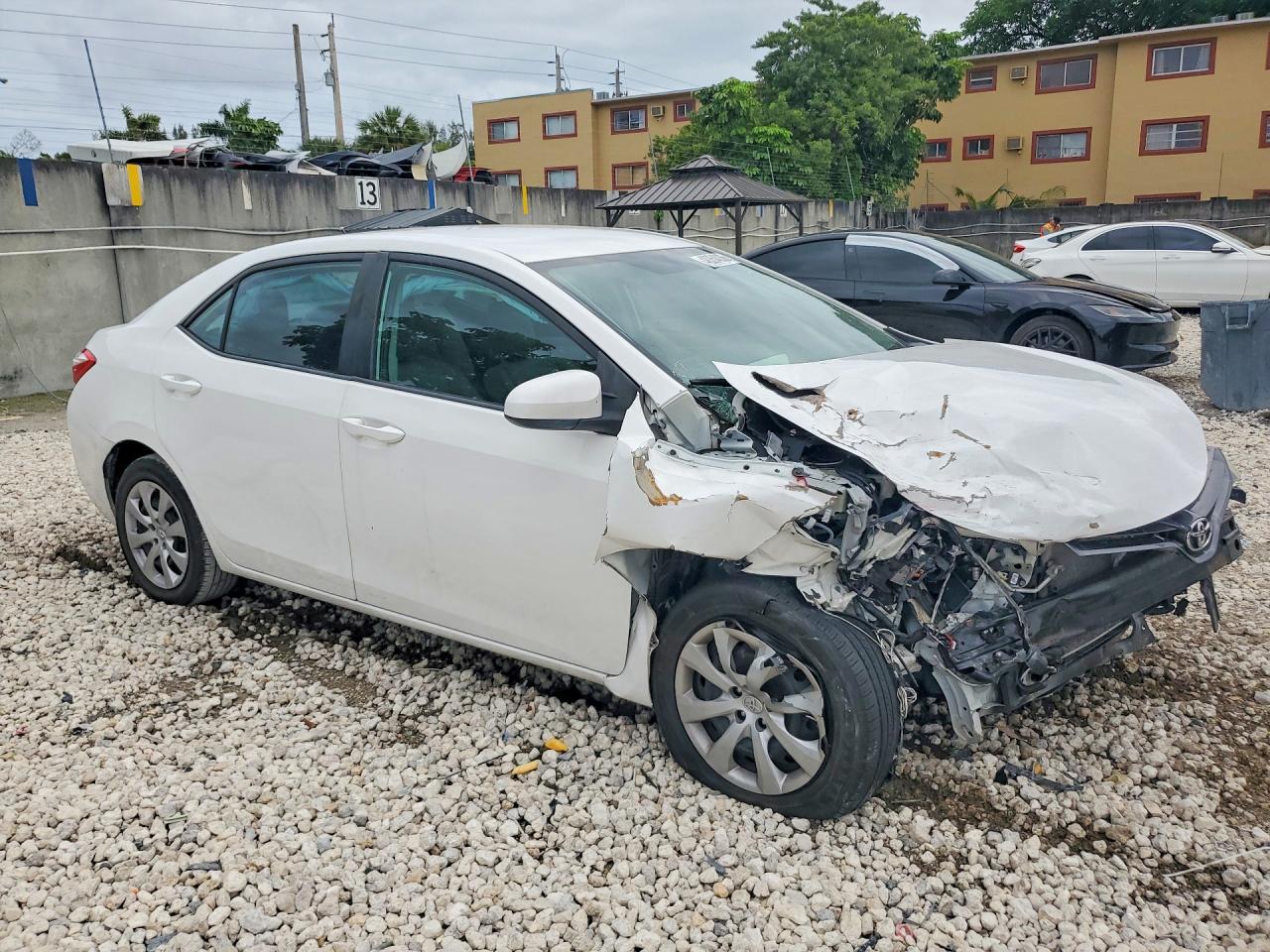 2015 Toyota Corolla Le White vin: 2T1BURHE6FC427327