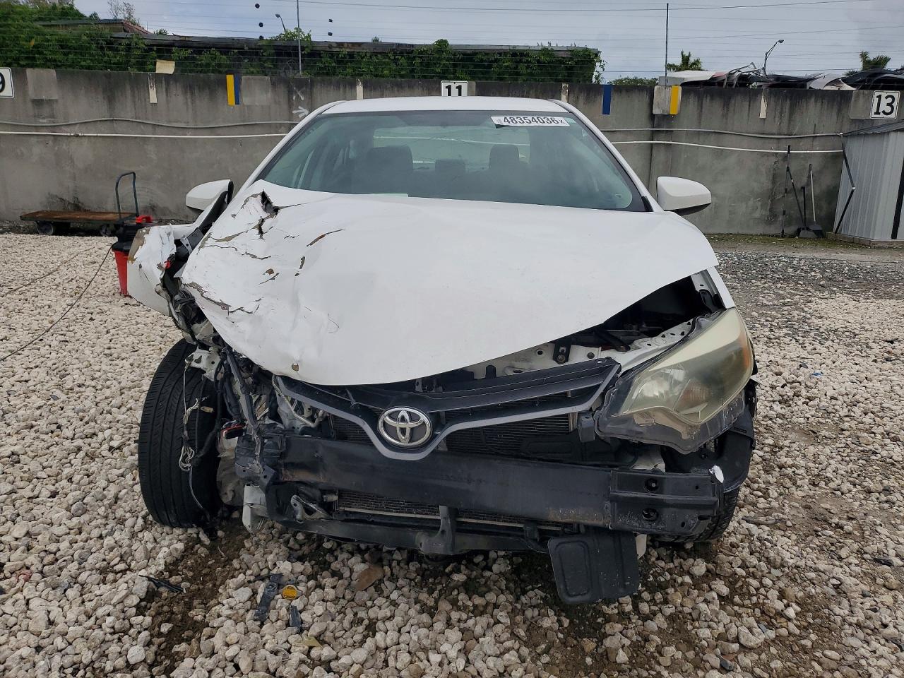 2015 Toyota Corolla Le White vin: 2T1BURHE6FC427327