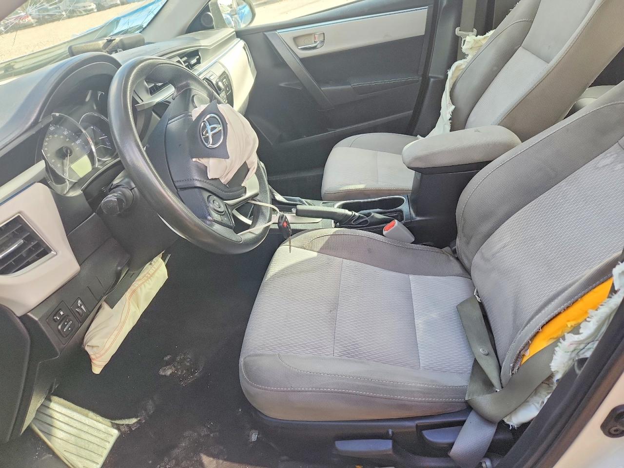 2015 Toyota Corolla Le White vin: 2T1BURHE6FC427327
