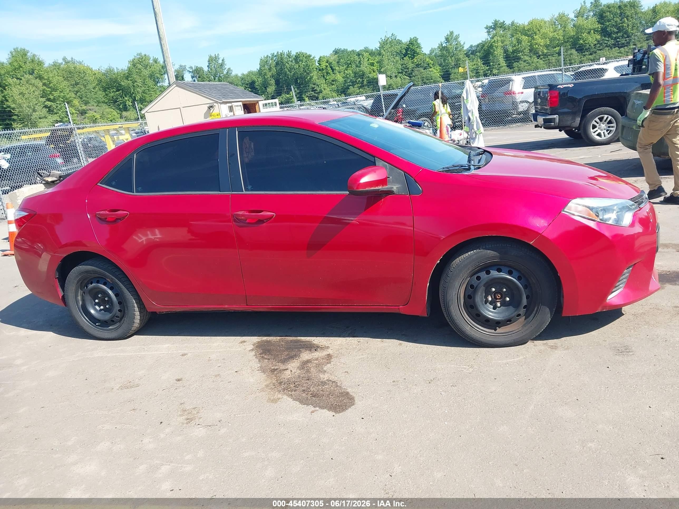 2015 Toyota Corolla Le Red vin: 2T1BURHE6FC431829