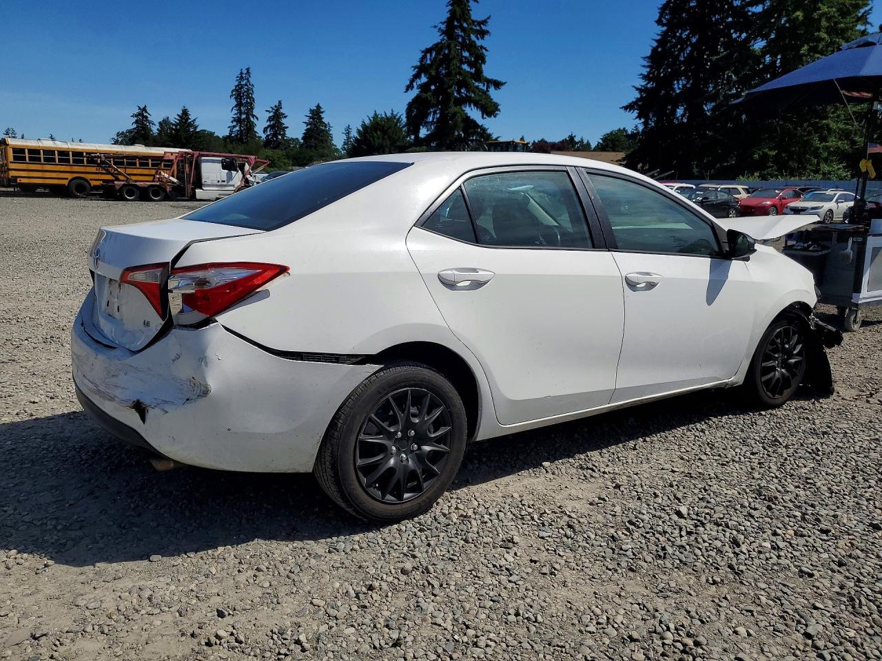 2015 Toyota Corolla Le White vin: 2T1BURHE6FC436769