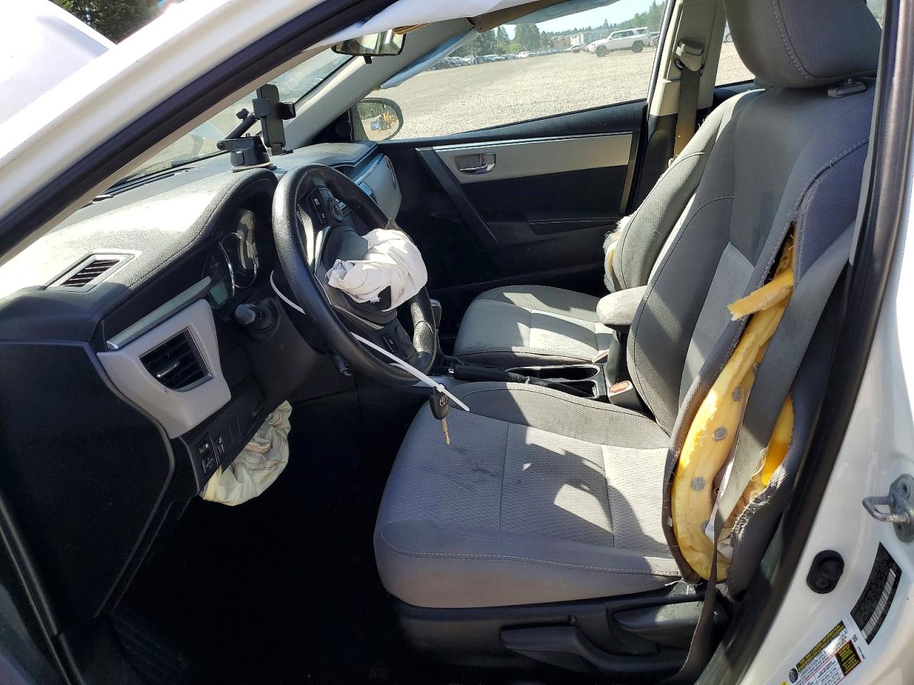 2015 Toyota Corolla Le White vin: 2T1BURHE6FC436769