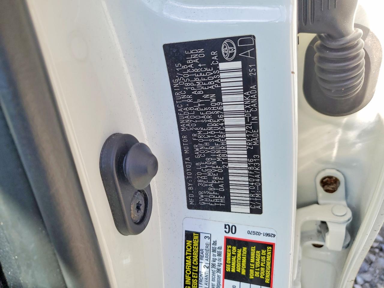 2015 Toyota Corolla Le White vin: 2T1BURHE6FC436769