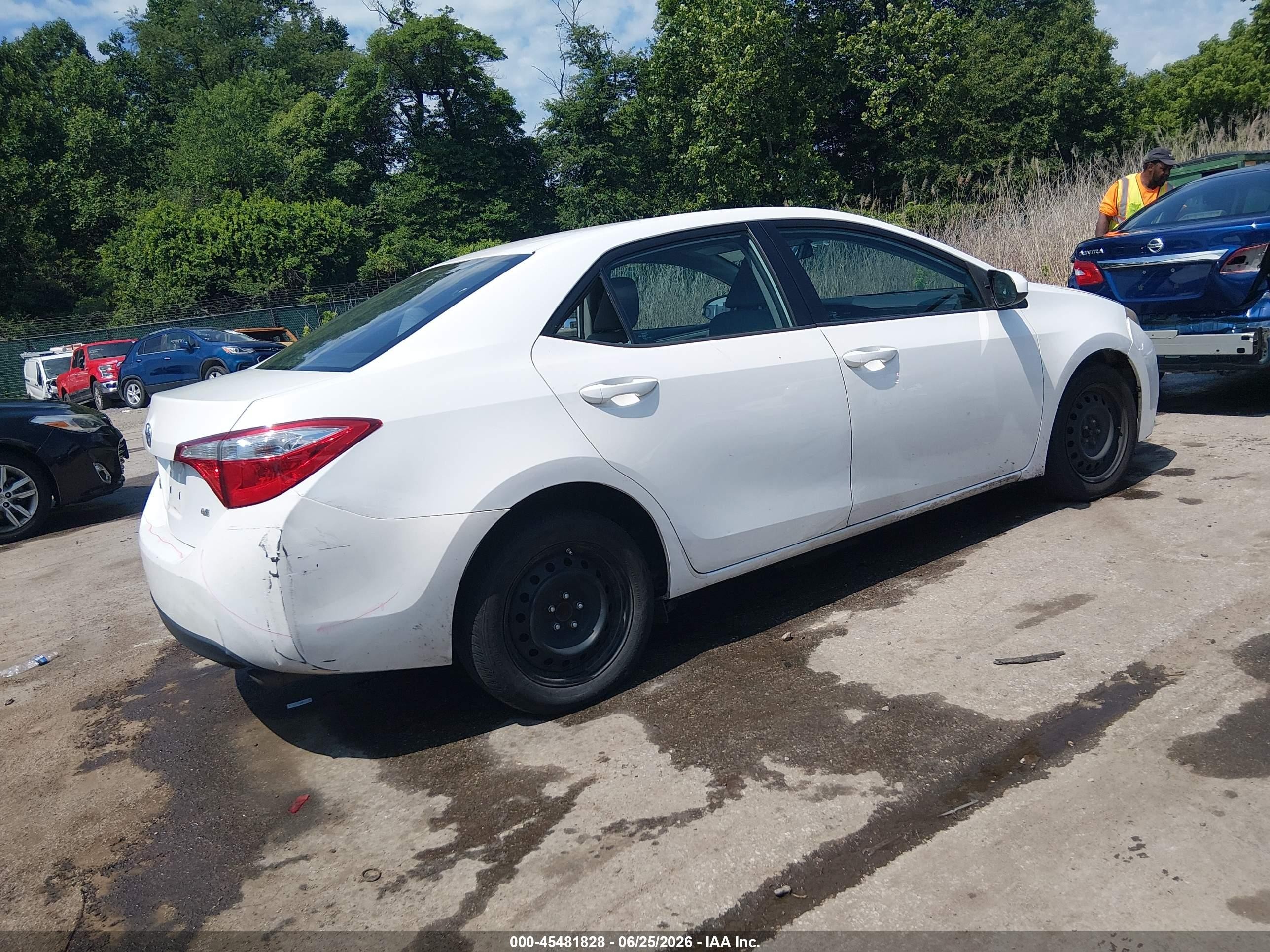 2015 Toyota Corolla Le Белый vin: 2T1BURHE6FC455306